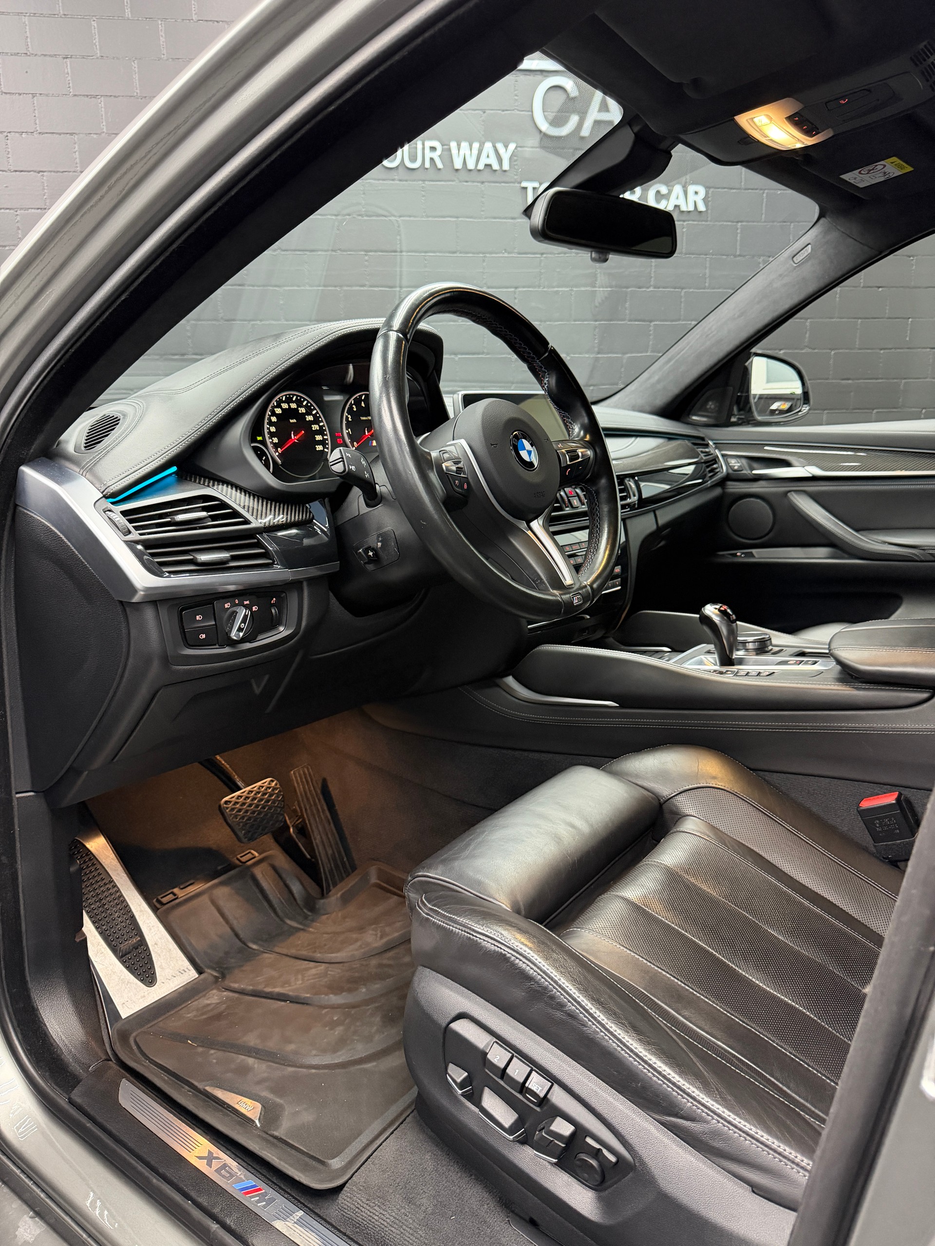 BMW X6M Steptronic-image-6