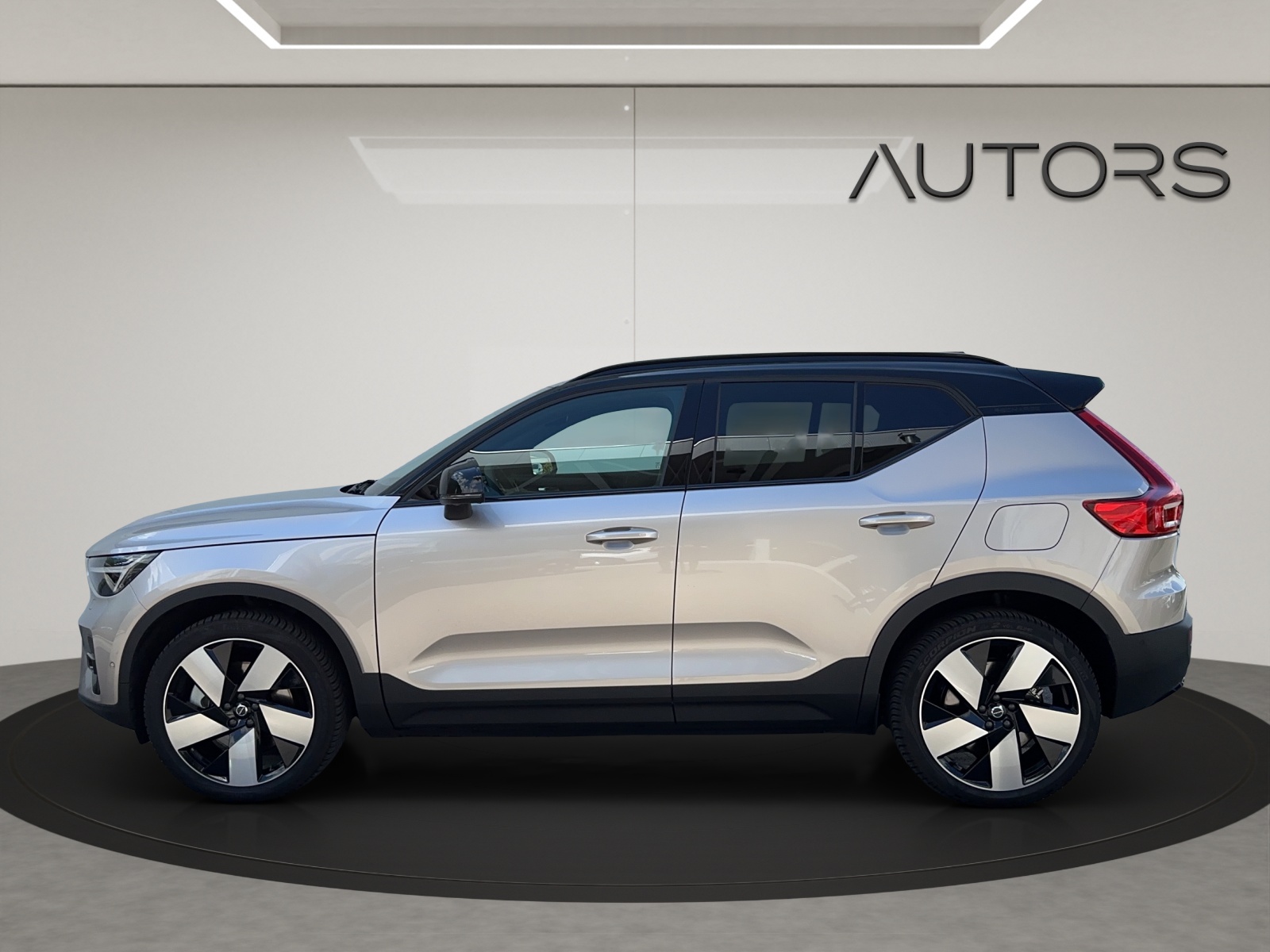 VOLVO XC40 Recharge E80 82kWh Ultimate AWD-image-2