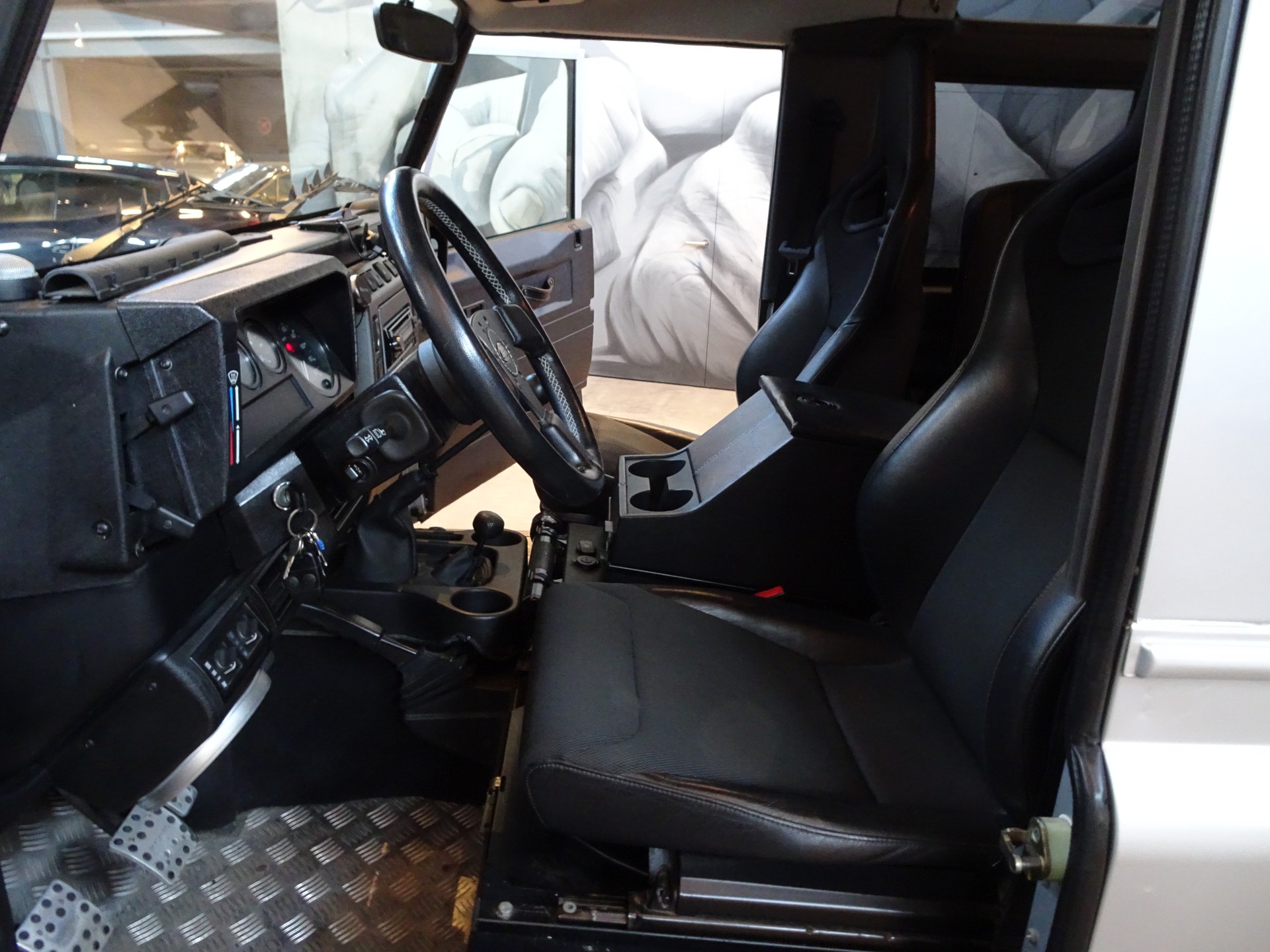 LAND ROVER Defender 90 CSW 2.5 Td5 AVUS-image-6