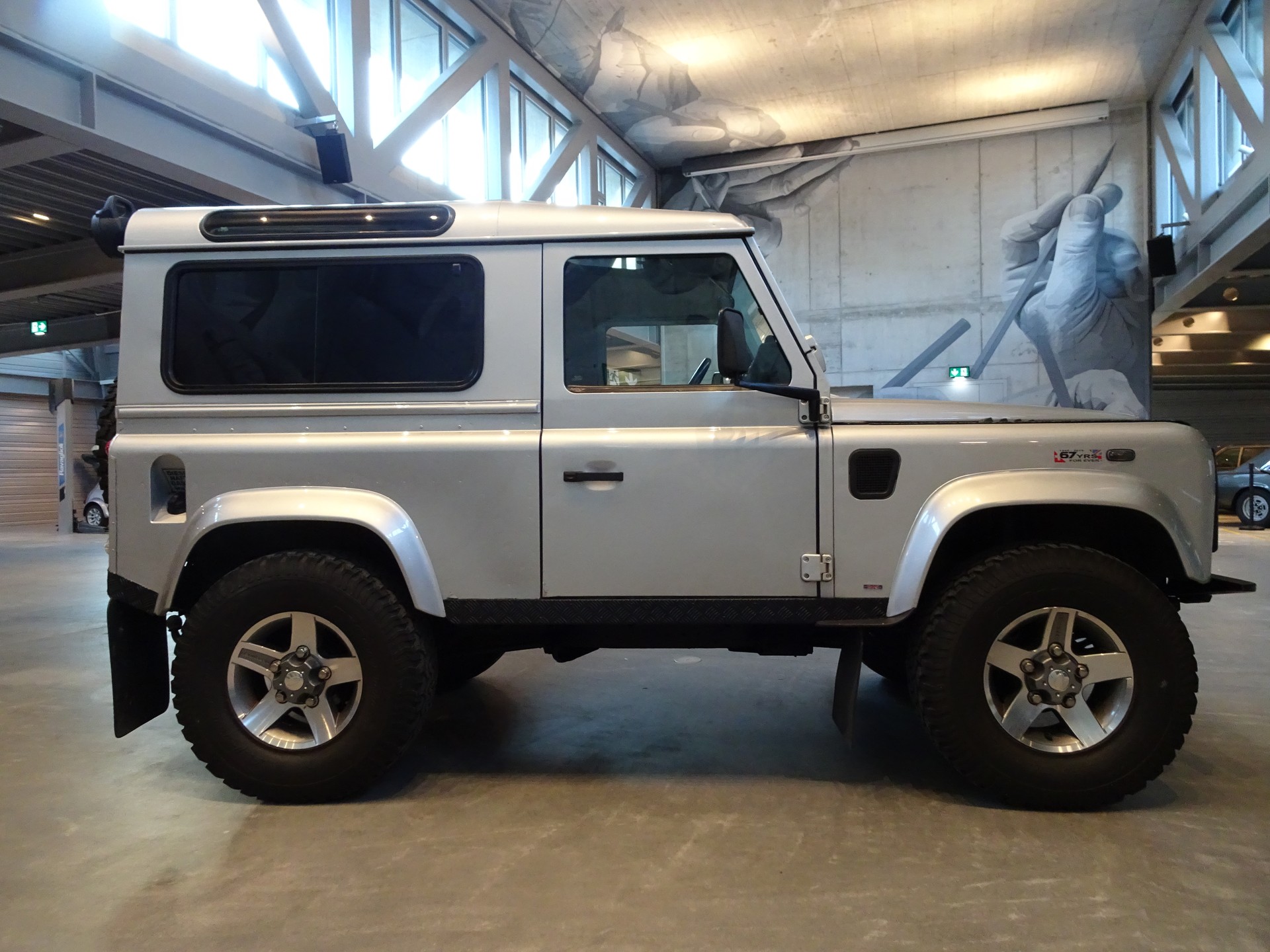 LAND ROVER Defender 90 CSW 2.5 Td5 AVUS-image-10