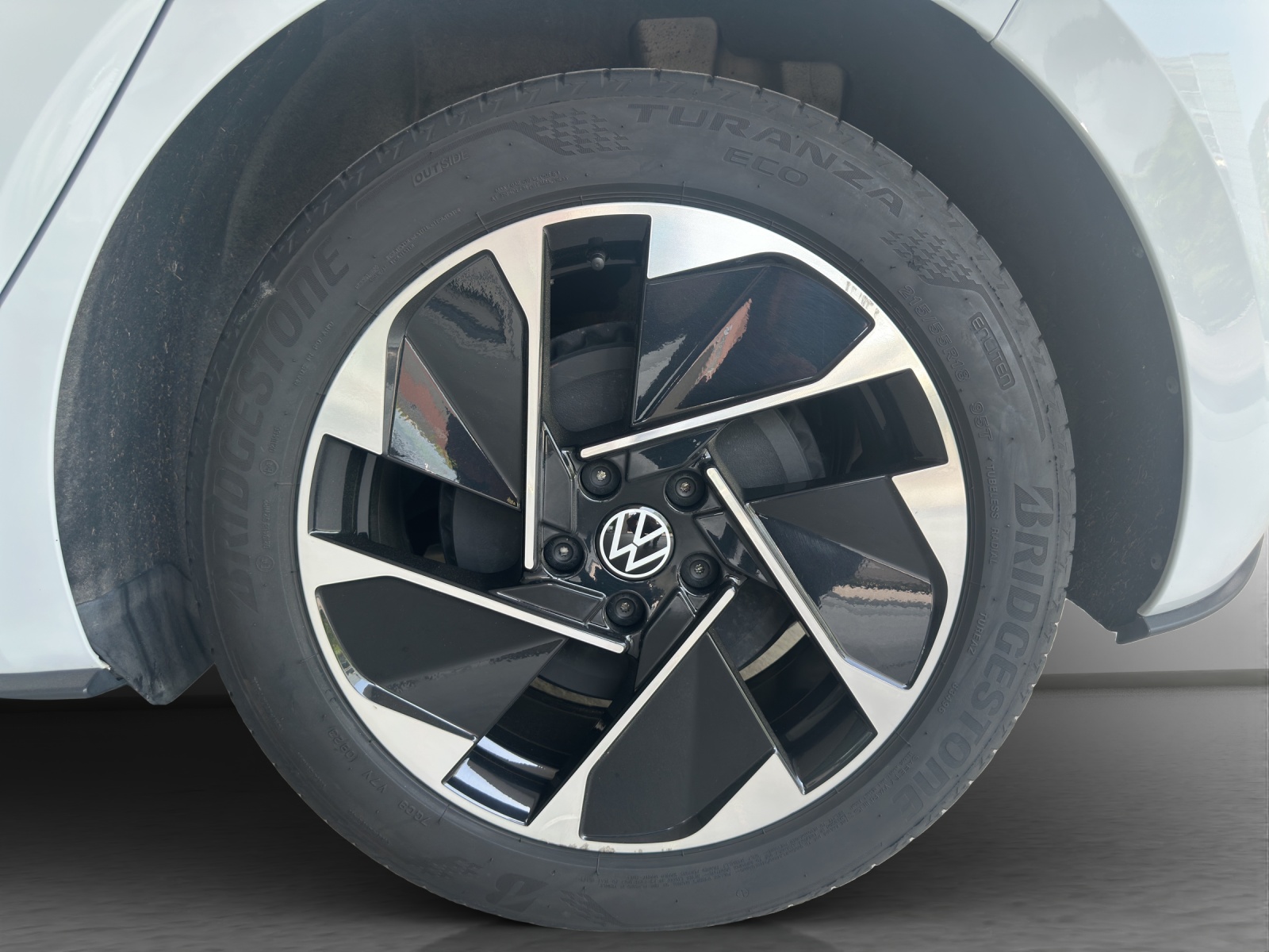 VW ID.3 Pro 58 kWh Familiy-image-4