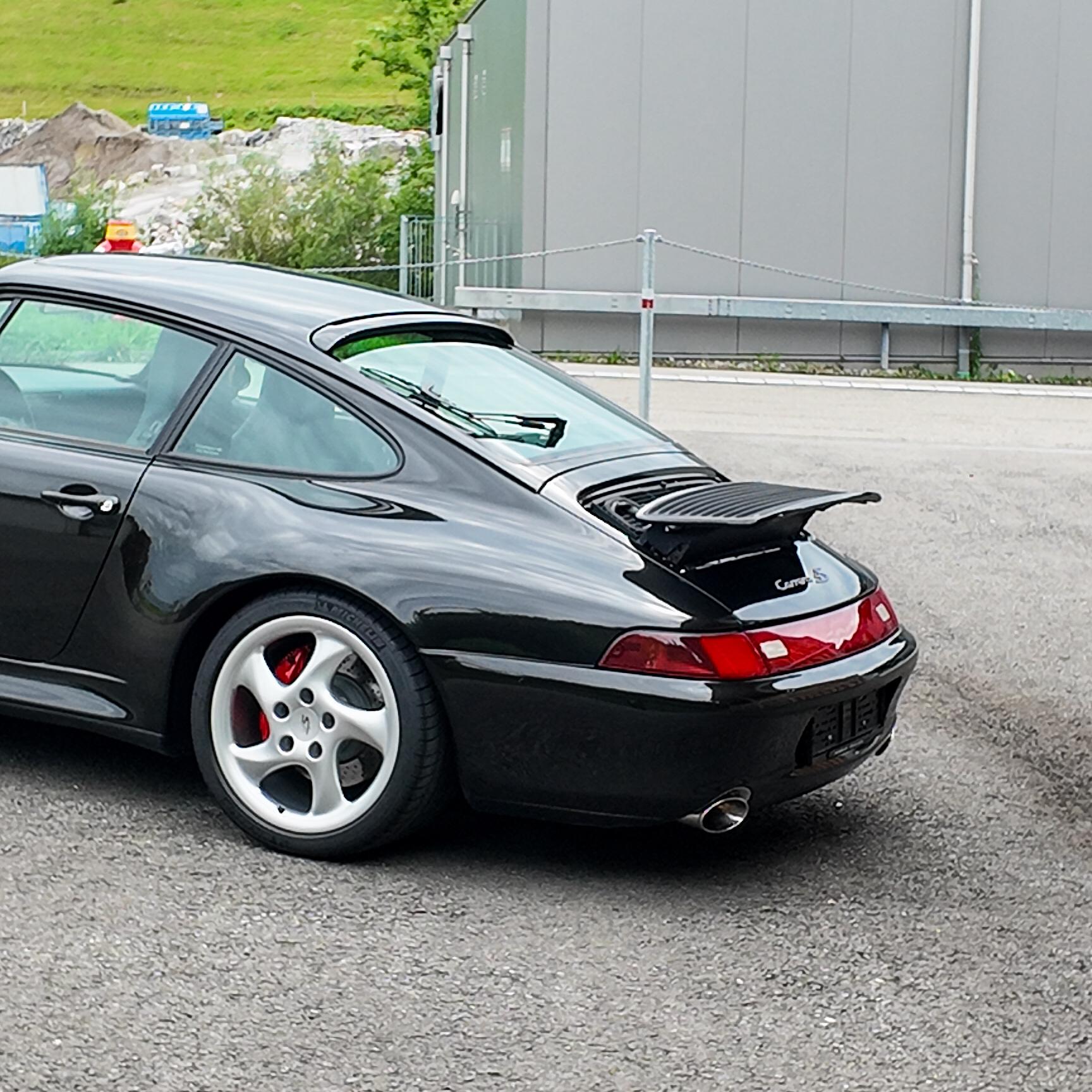PORSCHE 911 Carrera 4S-image-2