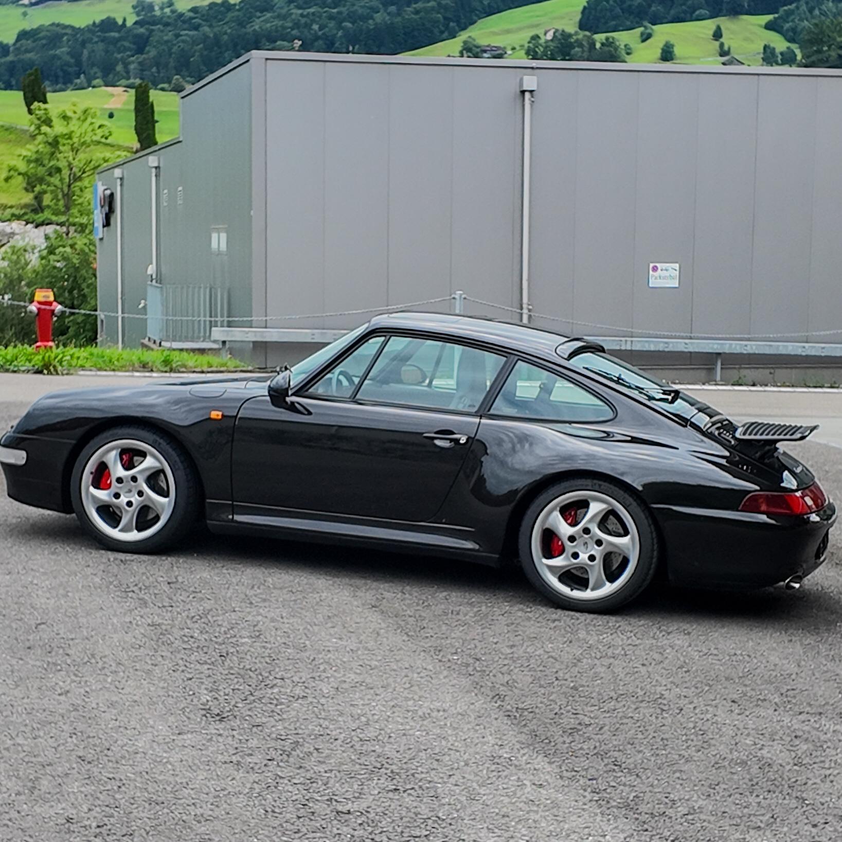 PORSCHE 911 Carrera 4S-image-1
