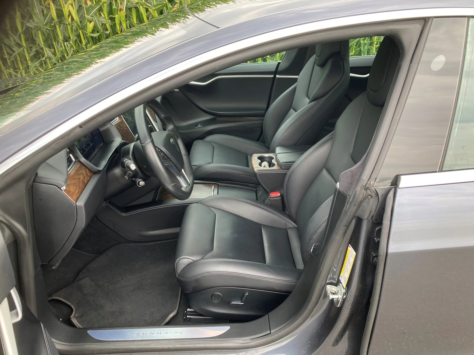 TESLA Model S 75 D-image-6