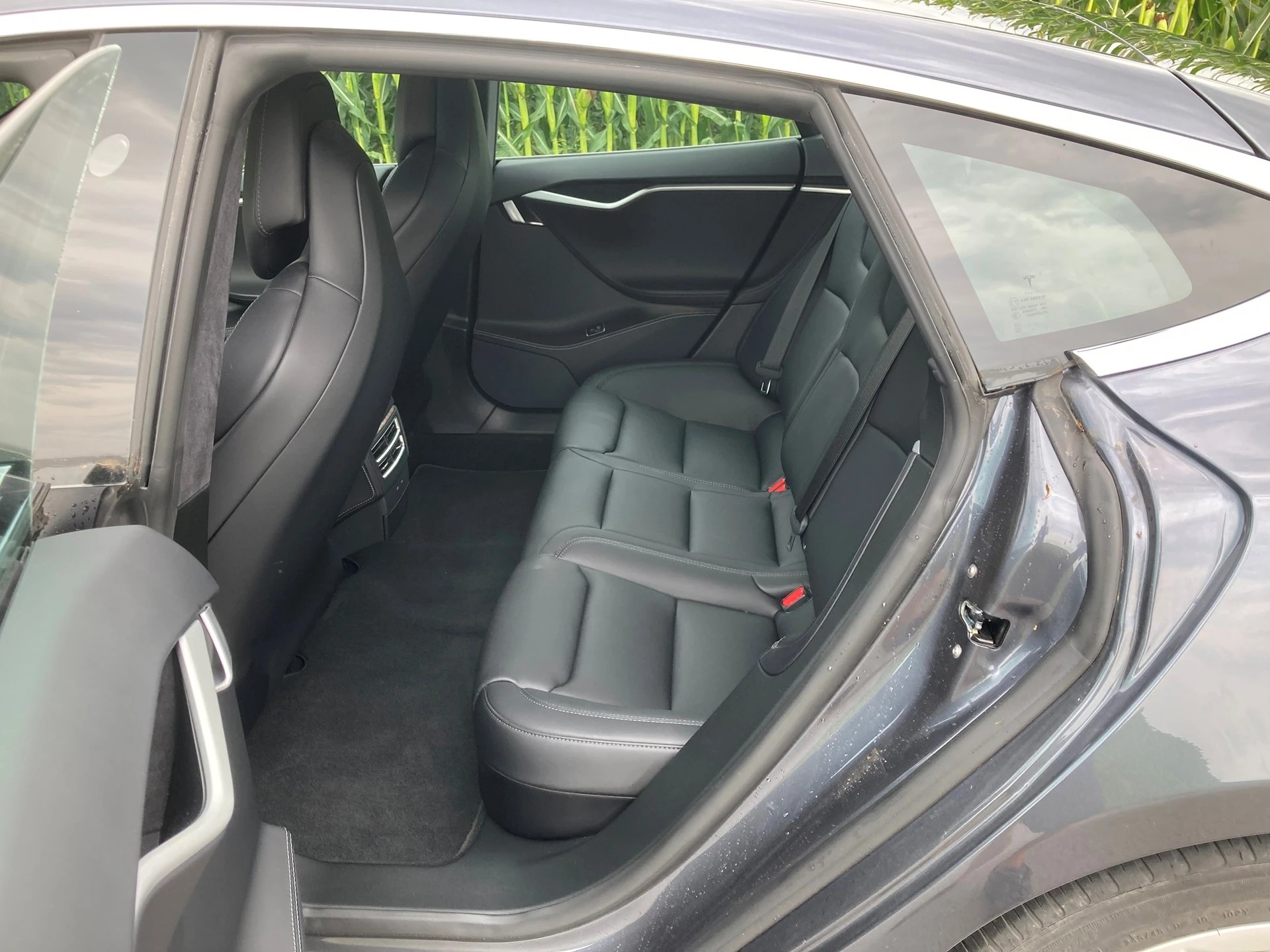 TESLA Model S 75 D-image-7