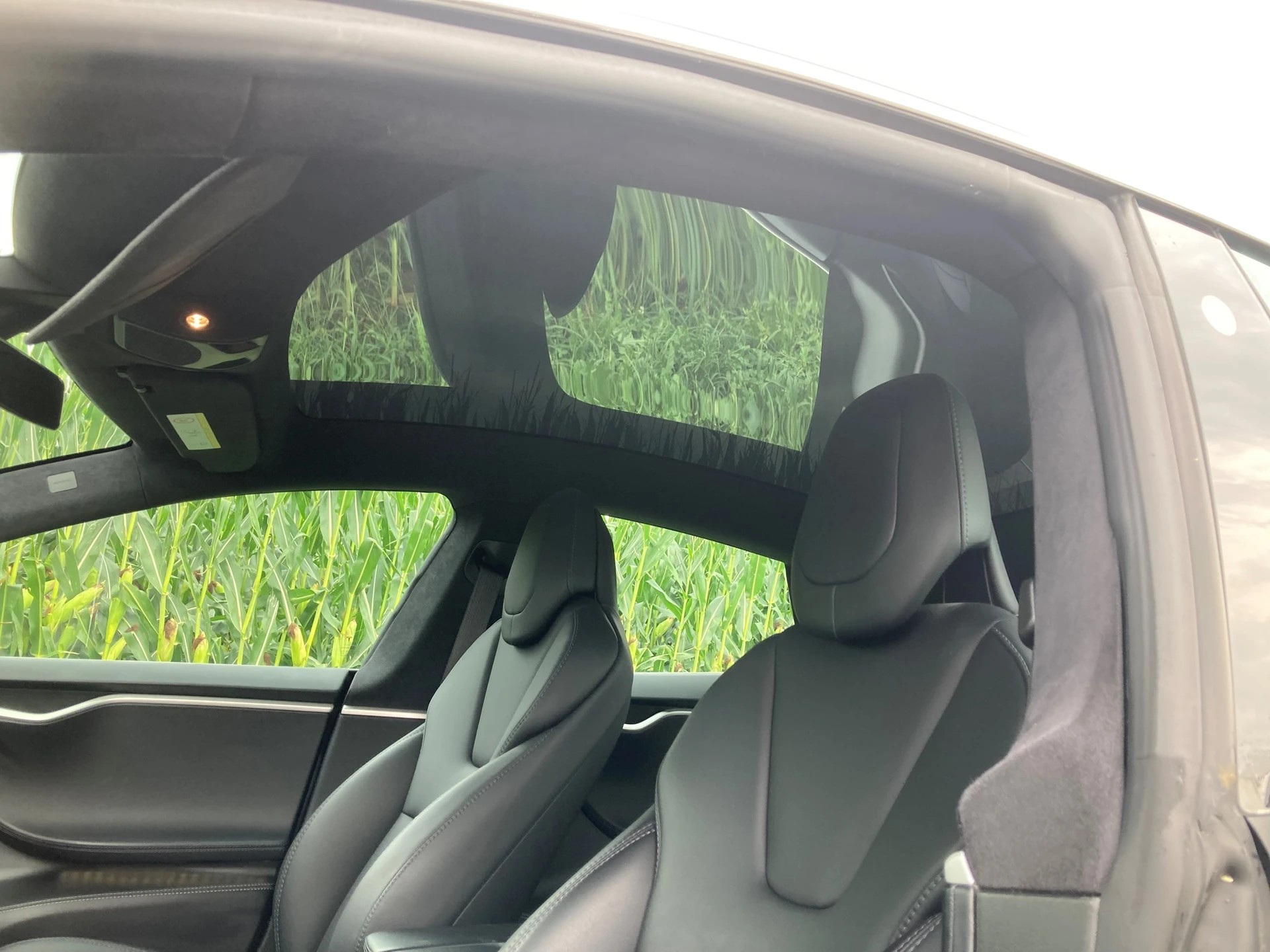 TESLA Model S 75 D-image-10