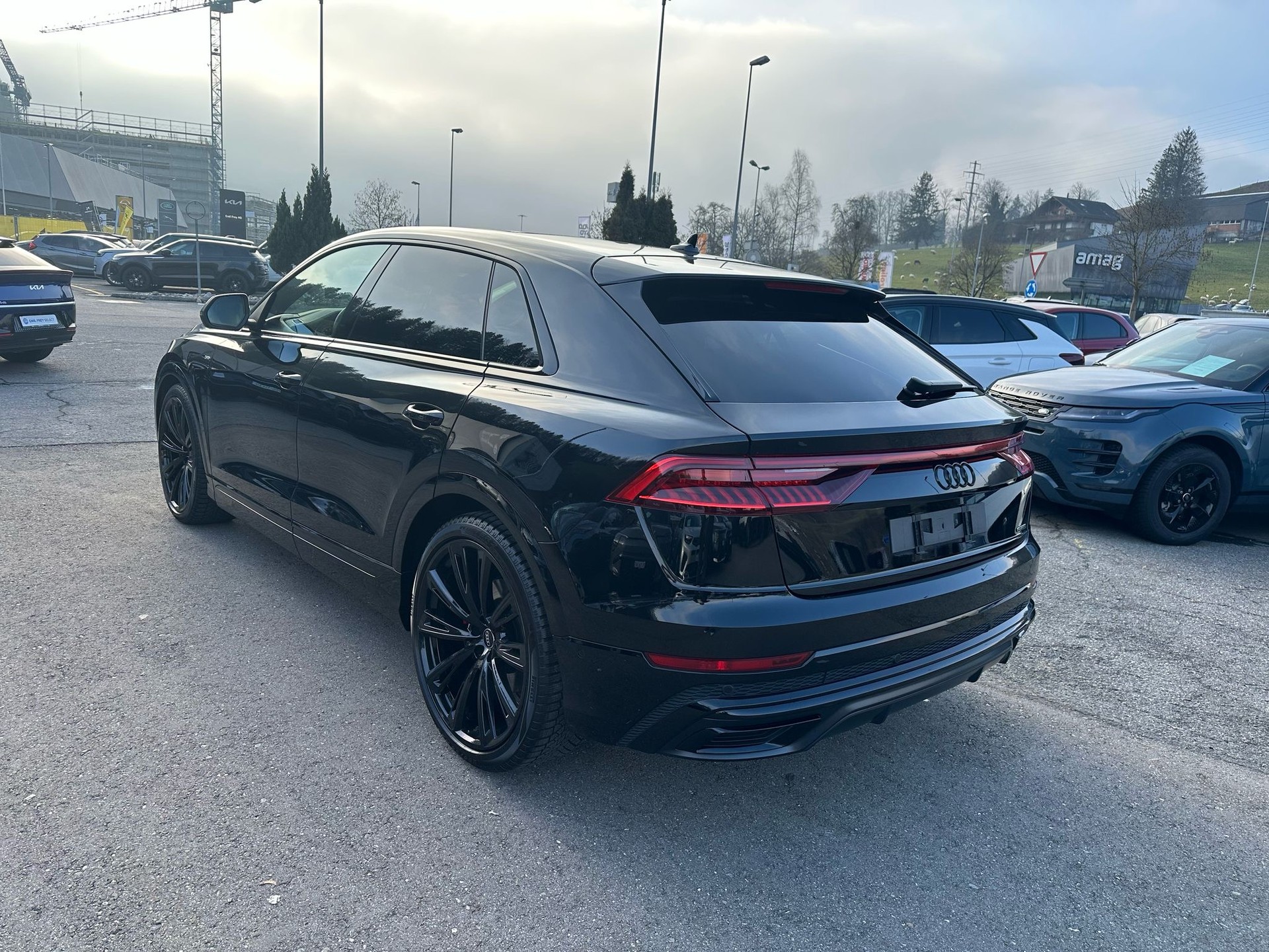 AUDI Q8 SUV 55 TFSI quattro tiptronic-image-1