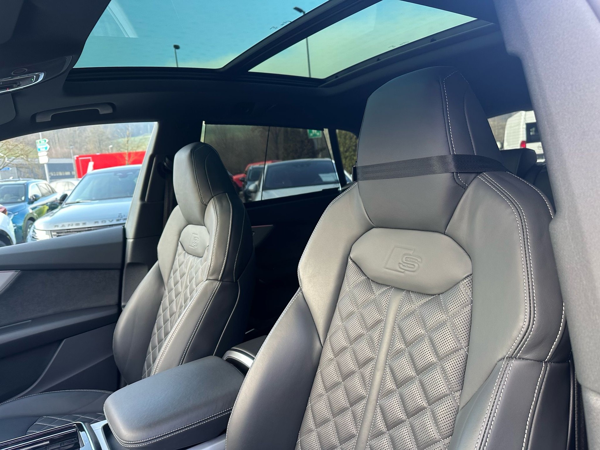 AUDI Q8 SUV 55 TFSI quattro tiptronic-image-6