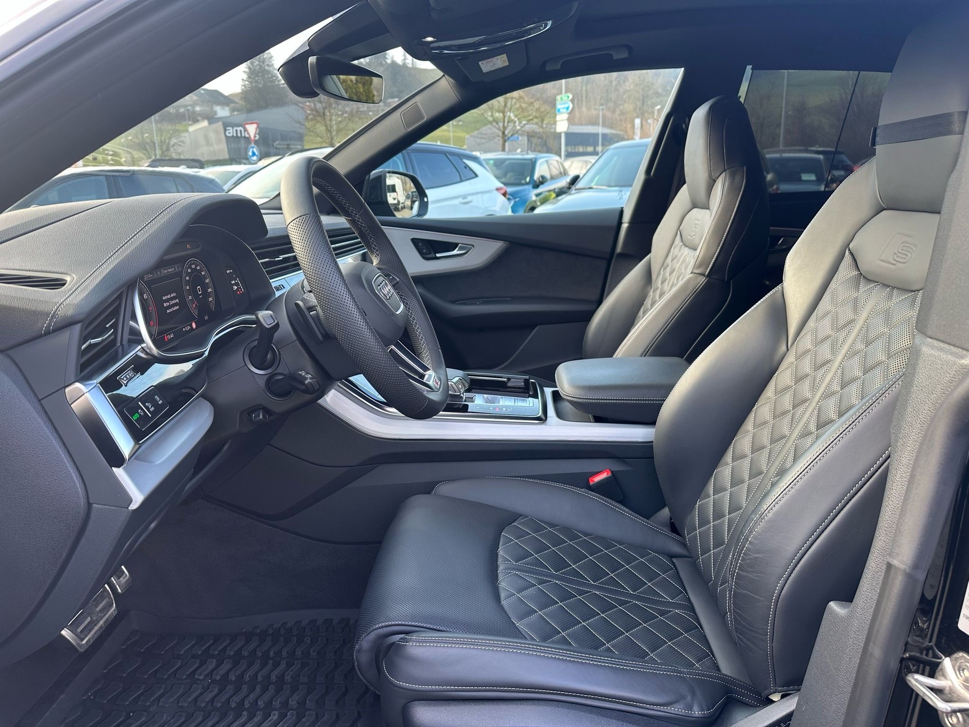 AUDI Q8 SUV 55 TFSI quattro tiptronic-image-5