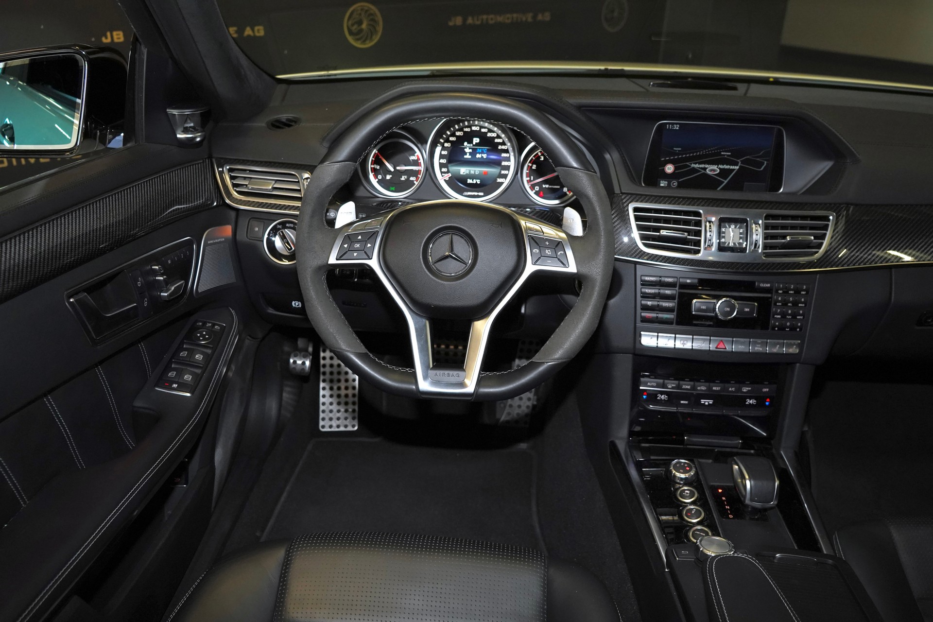 MERCEDES-BENZ E 63 AMG S 4Matic Speedshift-image-2
