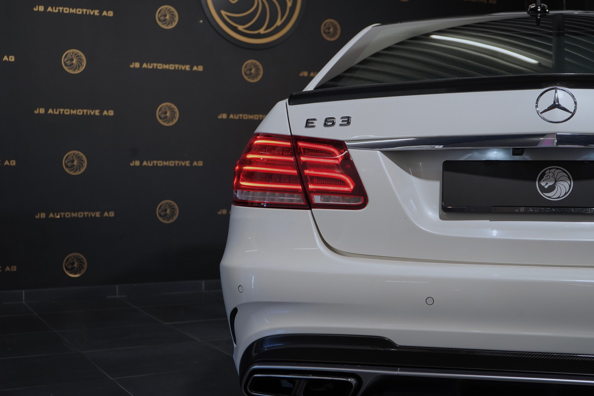 MERCEDES-BENZ E 63 AMG S 4Matic Speedshift-image-10