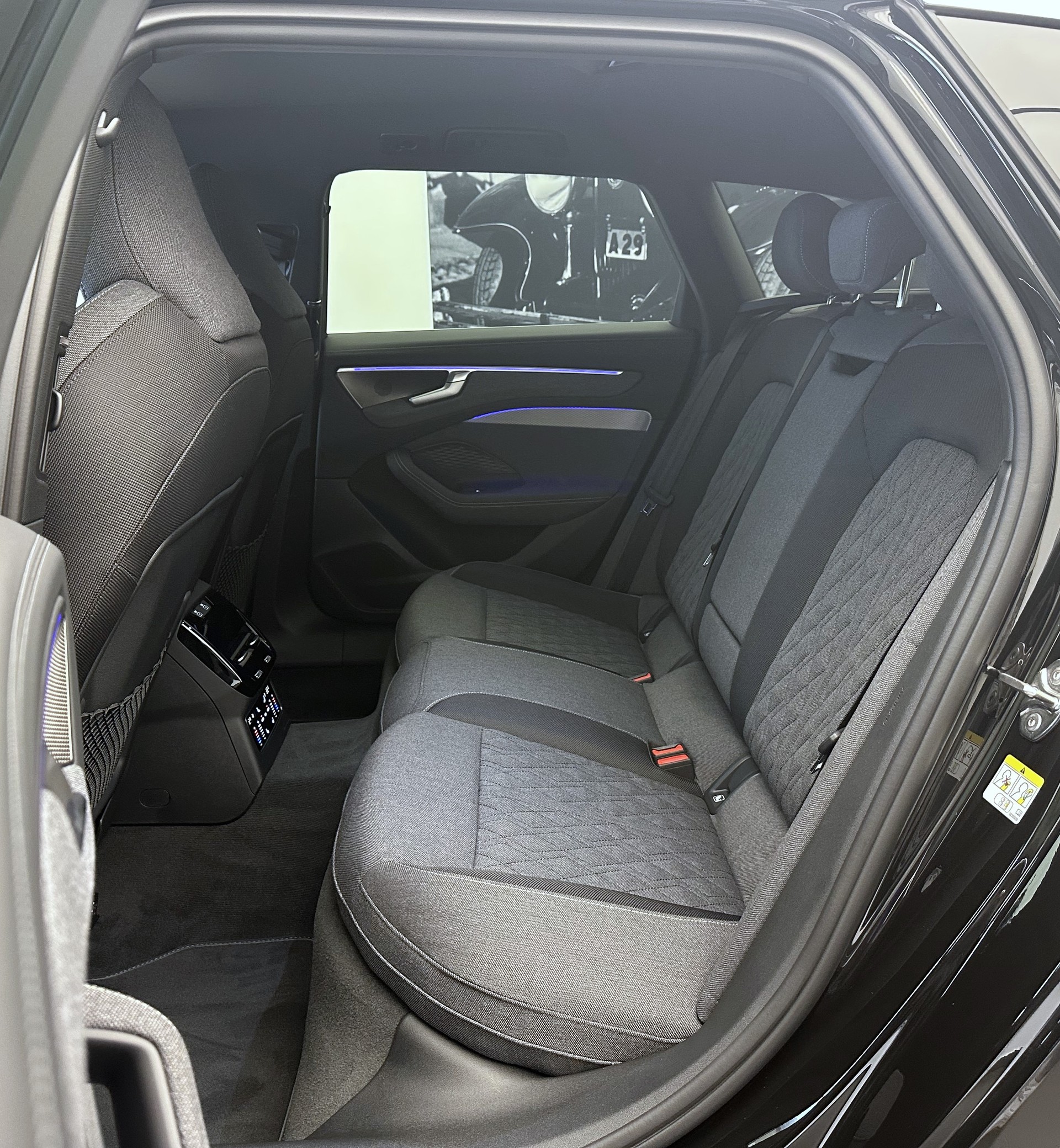 AUDI A6 Avant TDI quattro 150 kW S tronic-image-19