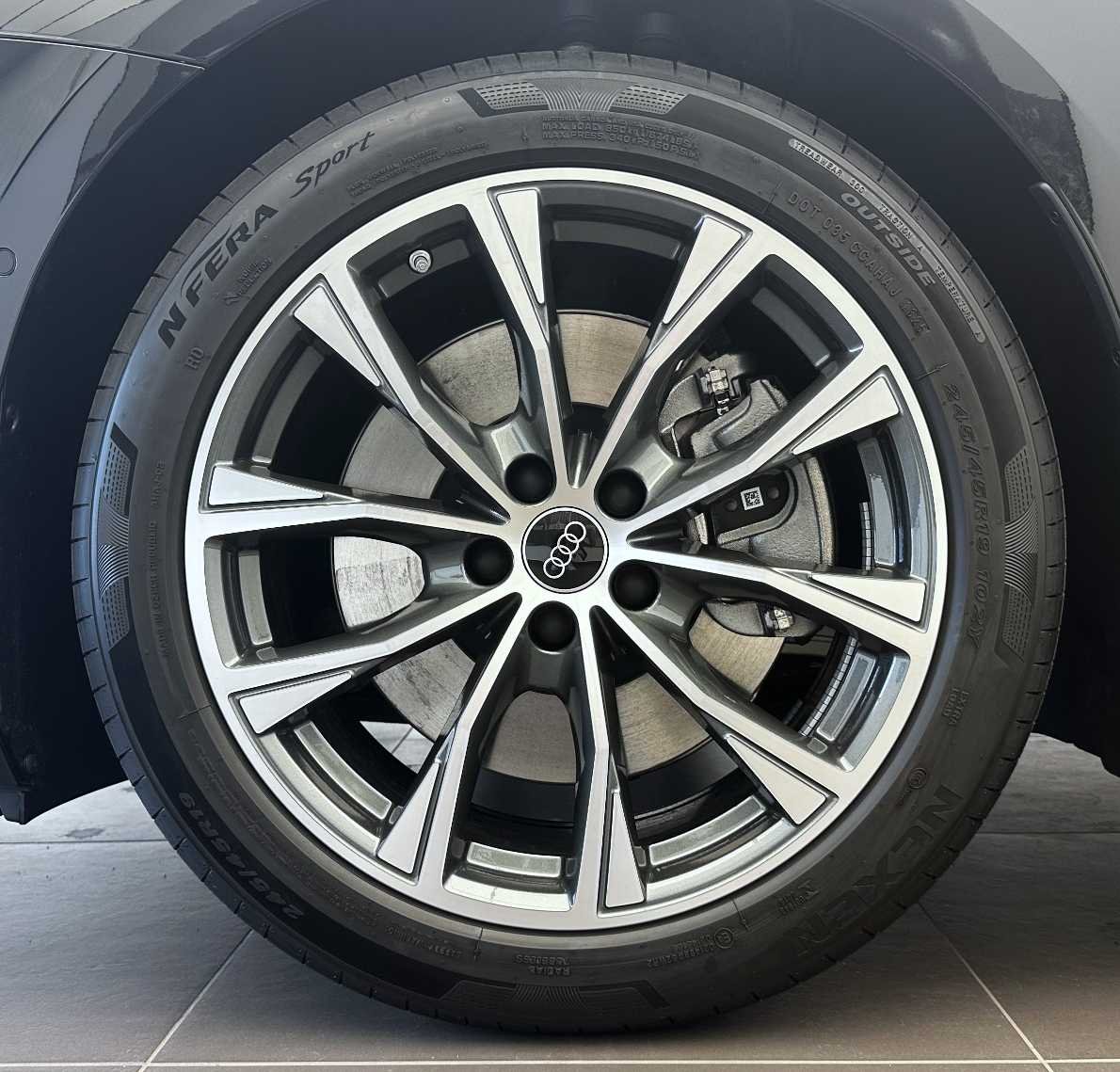 AUDI A6 Avant TDI quattro 150 kW S tronic-image-2