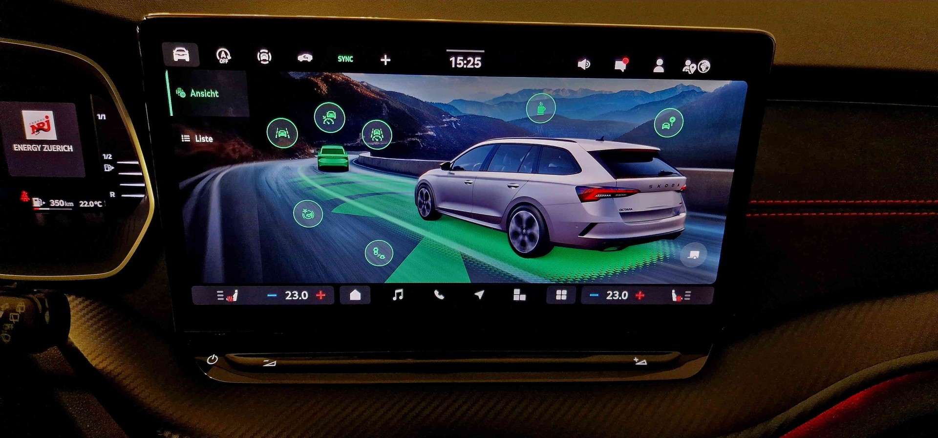 SKODA Octavia Combi 2.0 TSI DSG RS-image-16