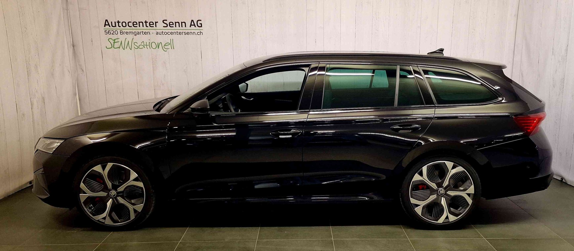 SKODA Octavia Combi 2.0 TSI DSG RS-image-2