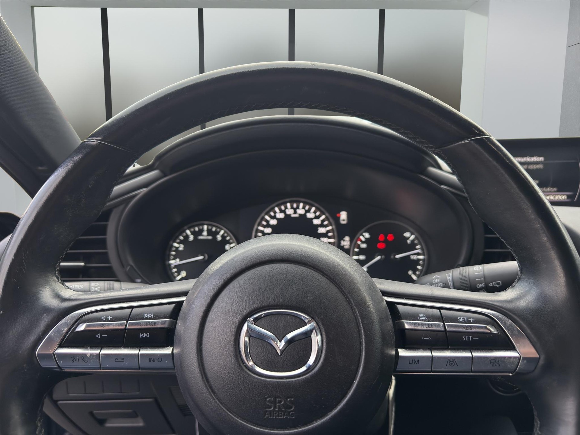MAZDA 3 Hatchback 2.0 186 Ambition Plus-image-9