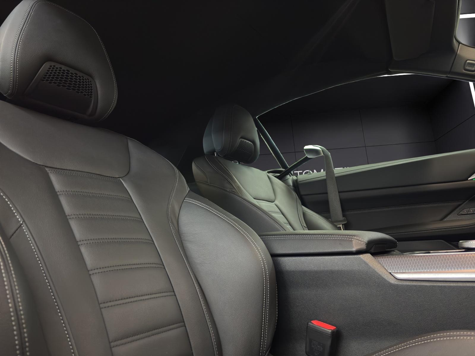 BMW 430i xDrive Cabrio-image-16