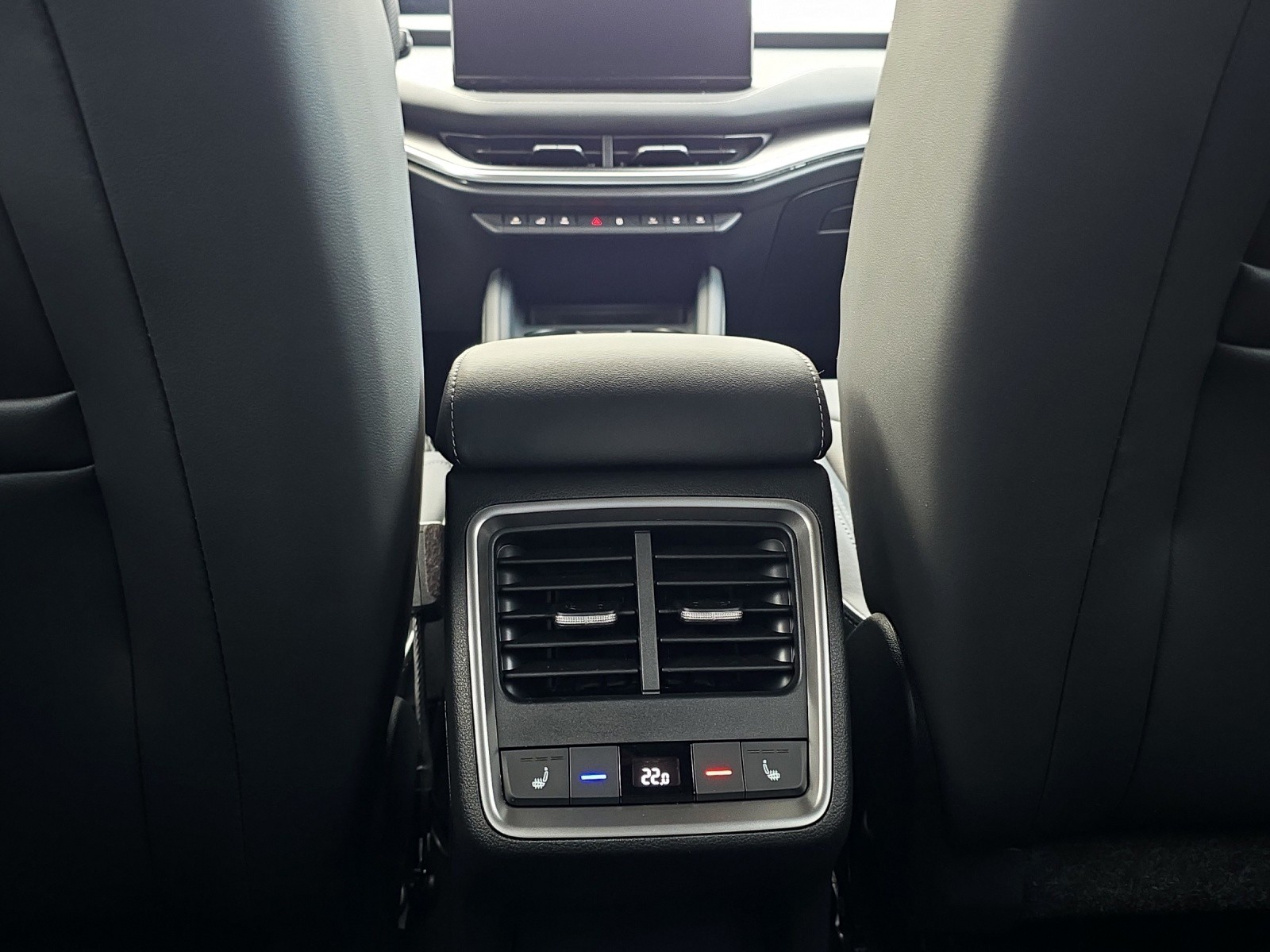 SKODA Enyaq 85x 4x4 RS-image-14