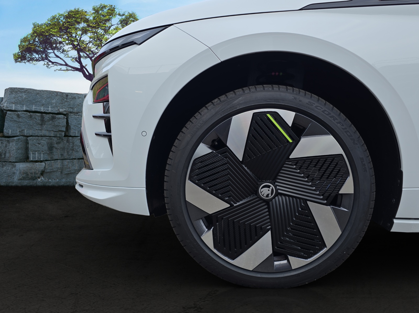 SKODA Enyaq 85x 4x4 RS-image-15