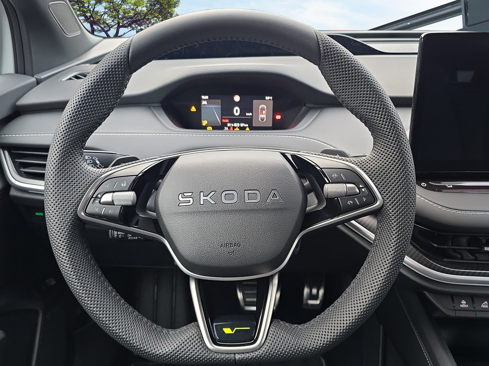 SKODA Enyaq 85x 4x4 RS-image-10