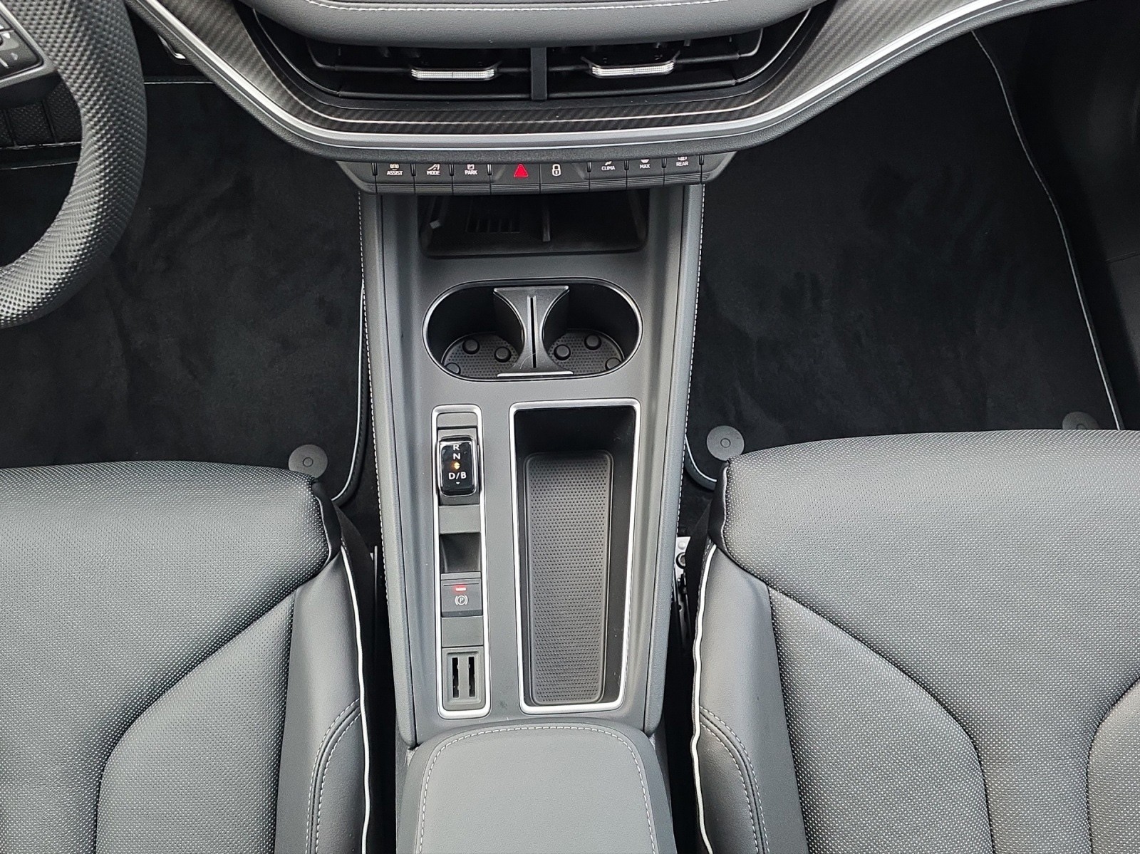 SKODA Enyaq 85x 4x4 RS-image-9