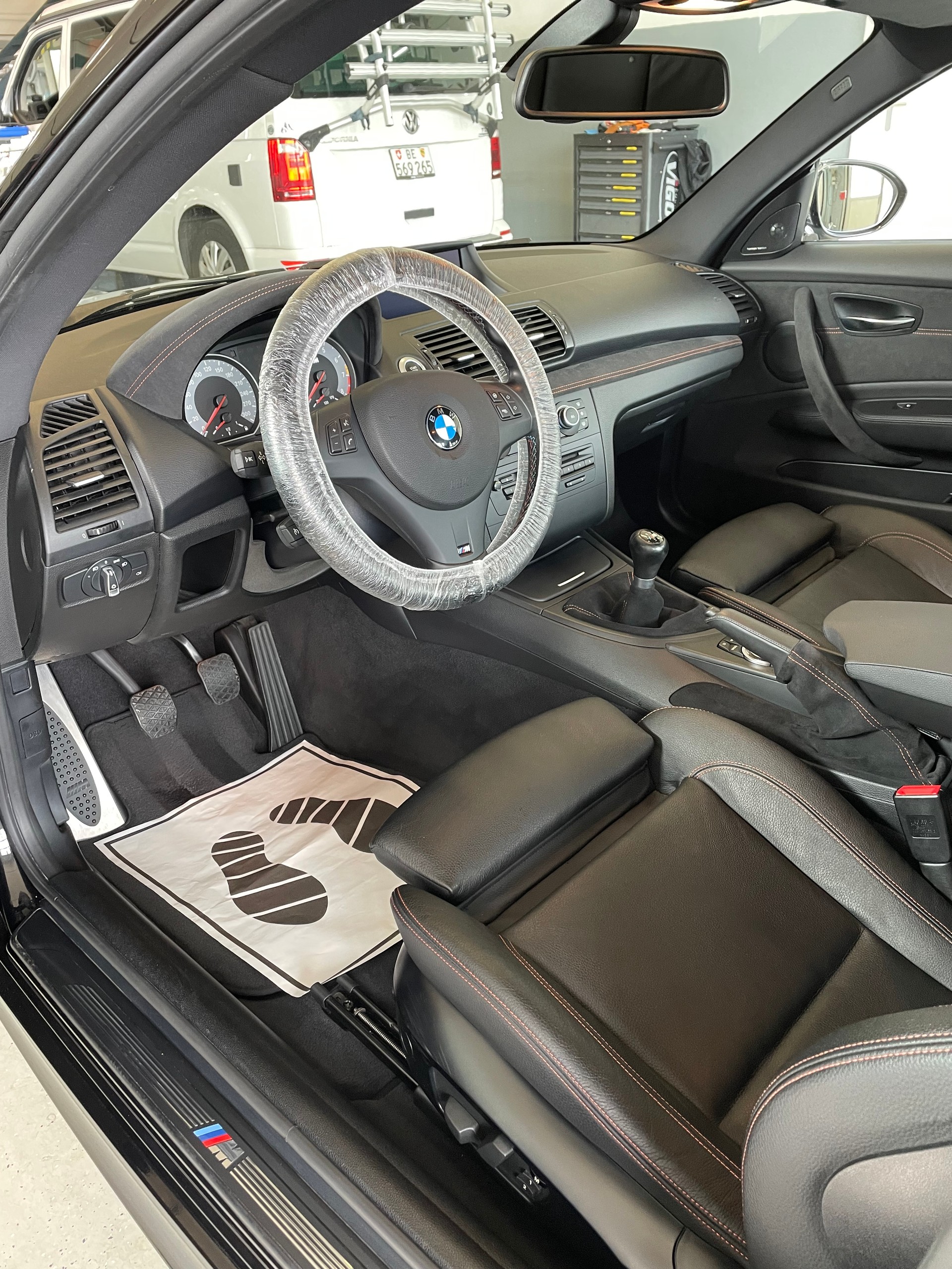 BMW 1er M Coupé-image-2