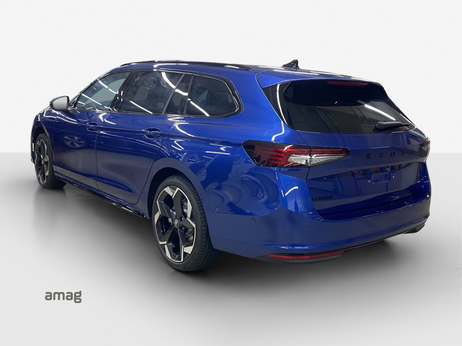 SKODA Superb Combi 2.0 TSI Sportline 4x4 DSG-image-2