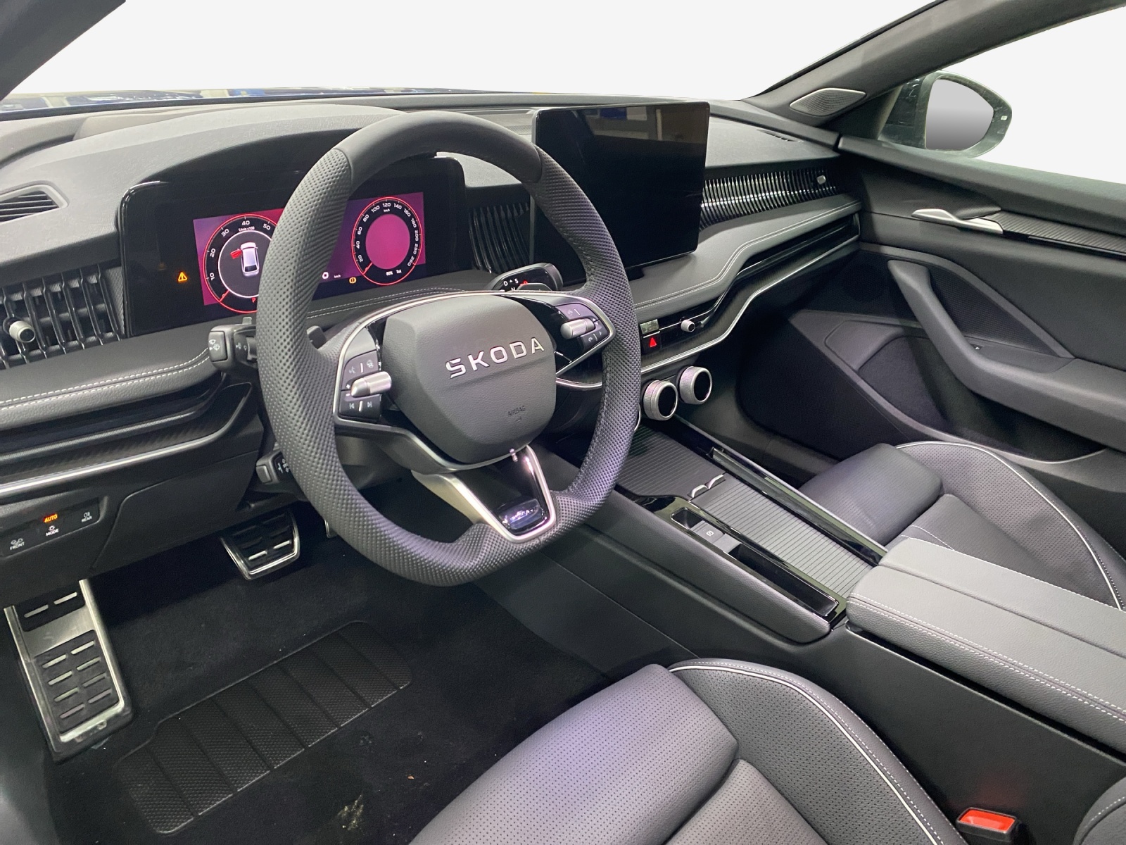 SKODA Superb Combi 2.0 TSI Sportline 4x4 DSG-image-14