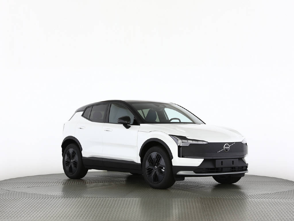VOLVO EX 30 Cross Country P8 Twin Performance AWD-image-6