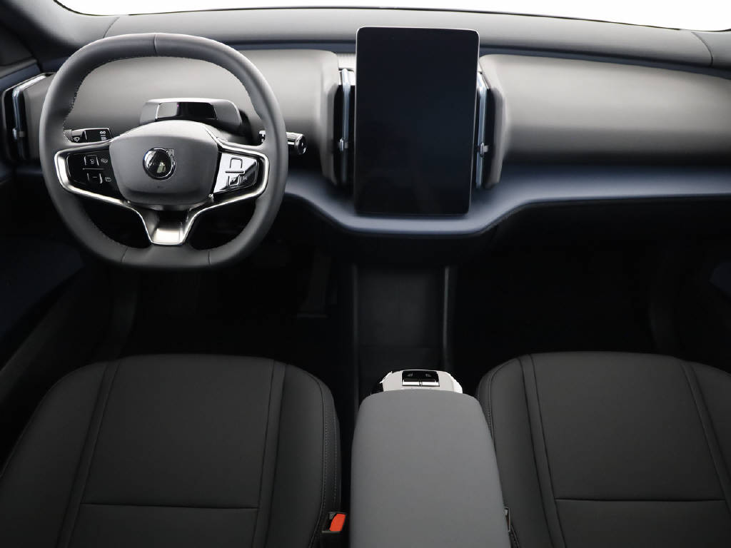 VOLVO EX 30 Cross Country P8 Twin Performance AWD-image-10