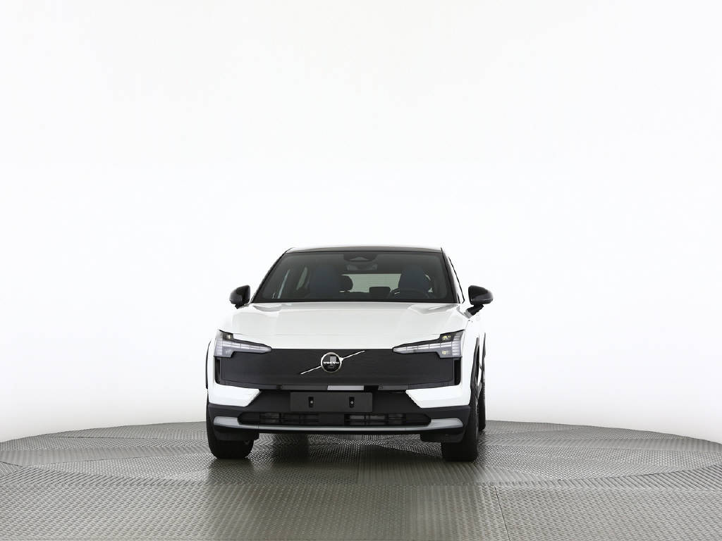 VOLVO EX 30 Cross Country P8 Twin Performance AWD-image-7