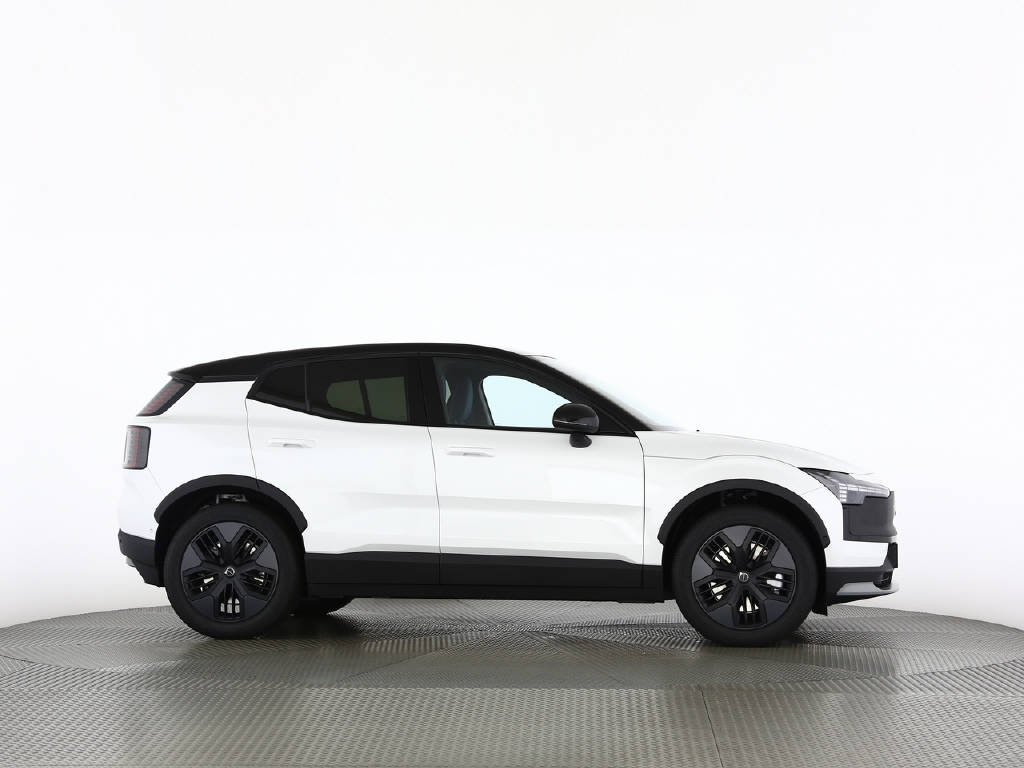 VOLVO EX 30 Cross Country P8 Twin Performance AWD-image-5