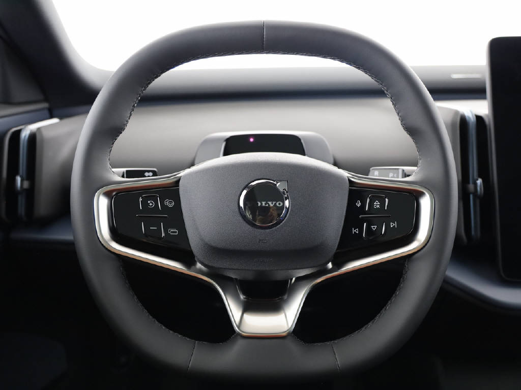 VOLVO EX 30 Cross Country P8 Twin Performance AWD-image-11