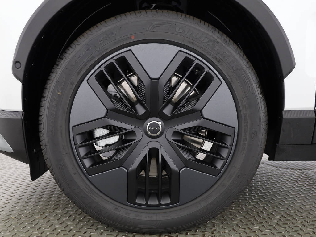 VOLVO EX 30 Cross Country P8 Twin Performance AWD-image-15
