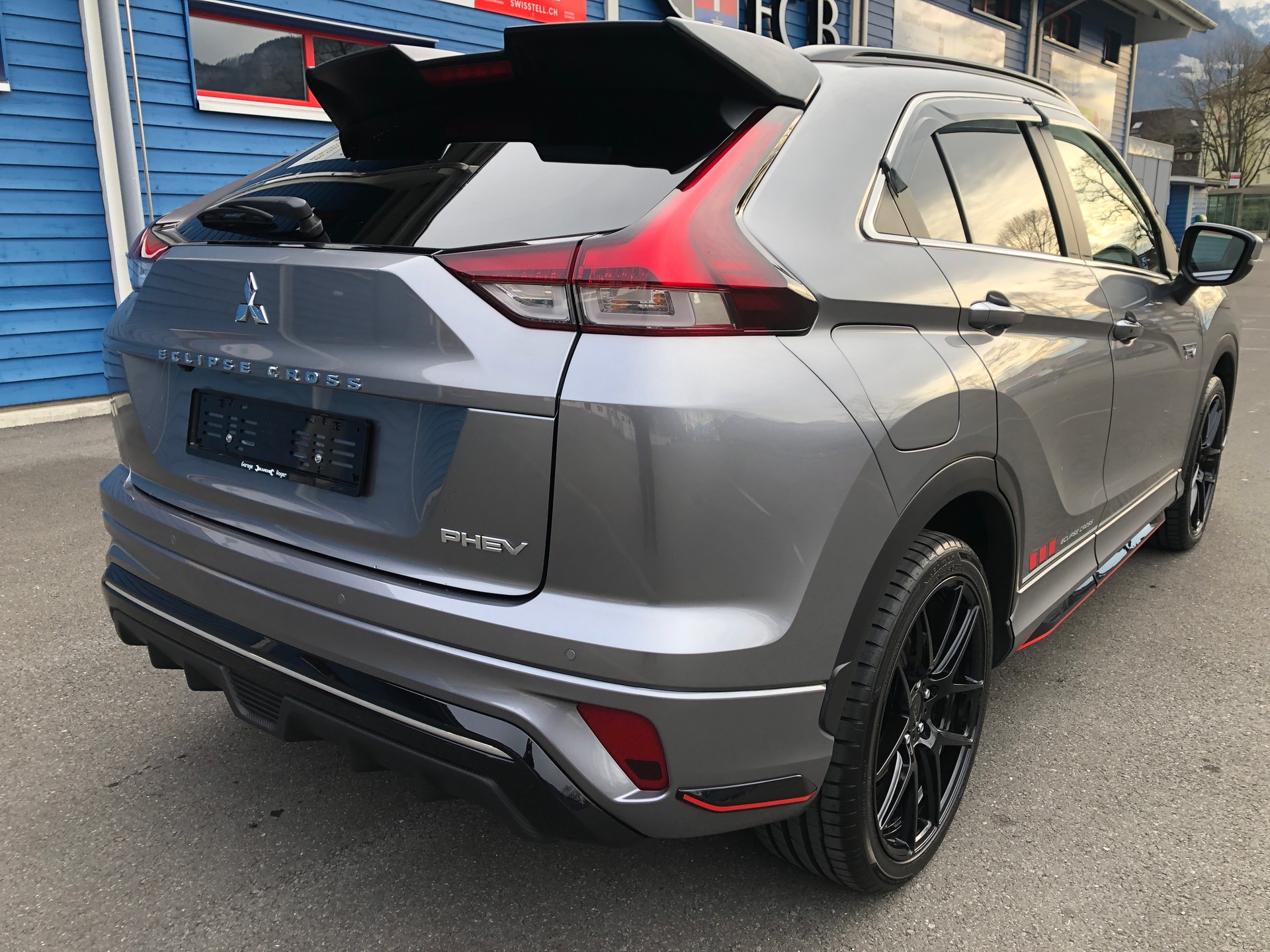 MITSUBISHI Eclipse Cross 2.4 PHEV Instyle 4WD-image-2