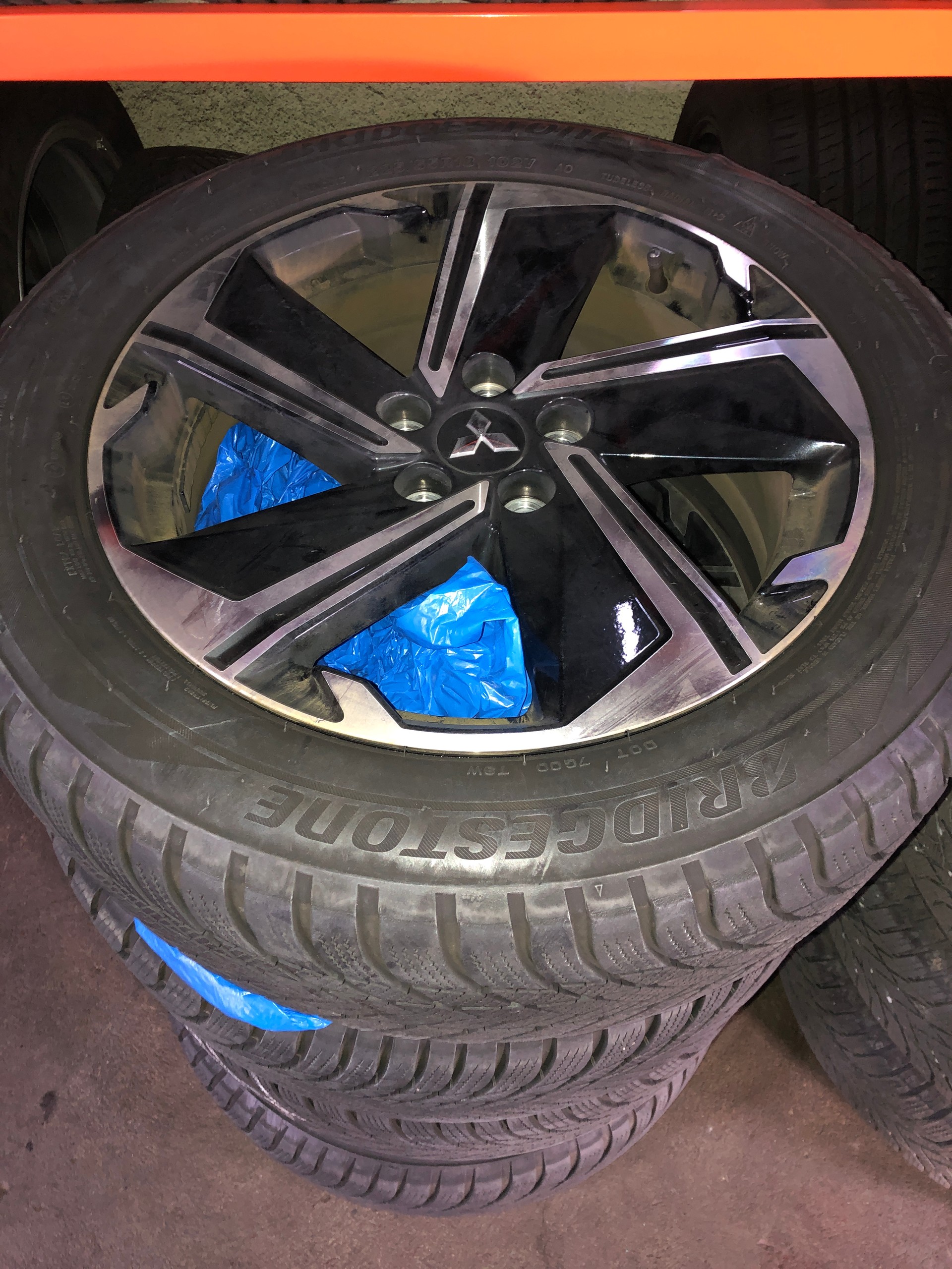 MITSUBISHI Eclipse Cross 2.4 PHEV Instyle 4WD-image-17