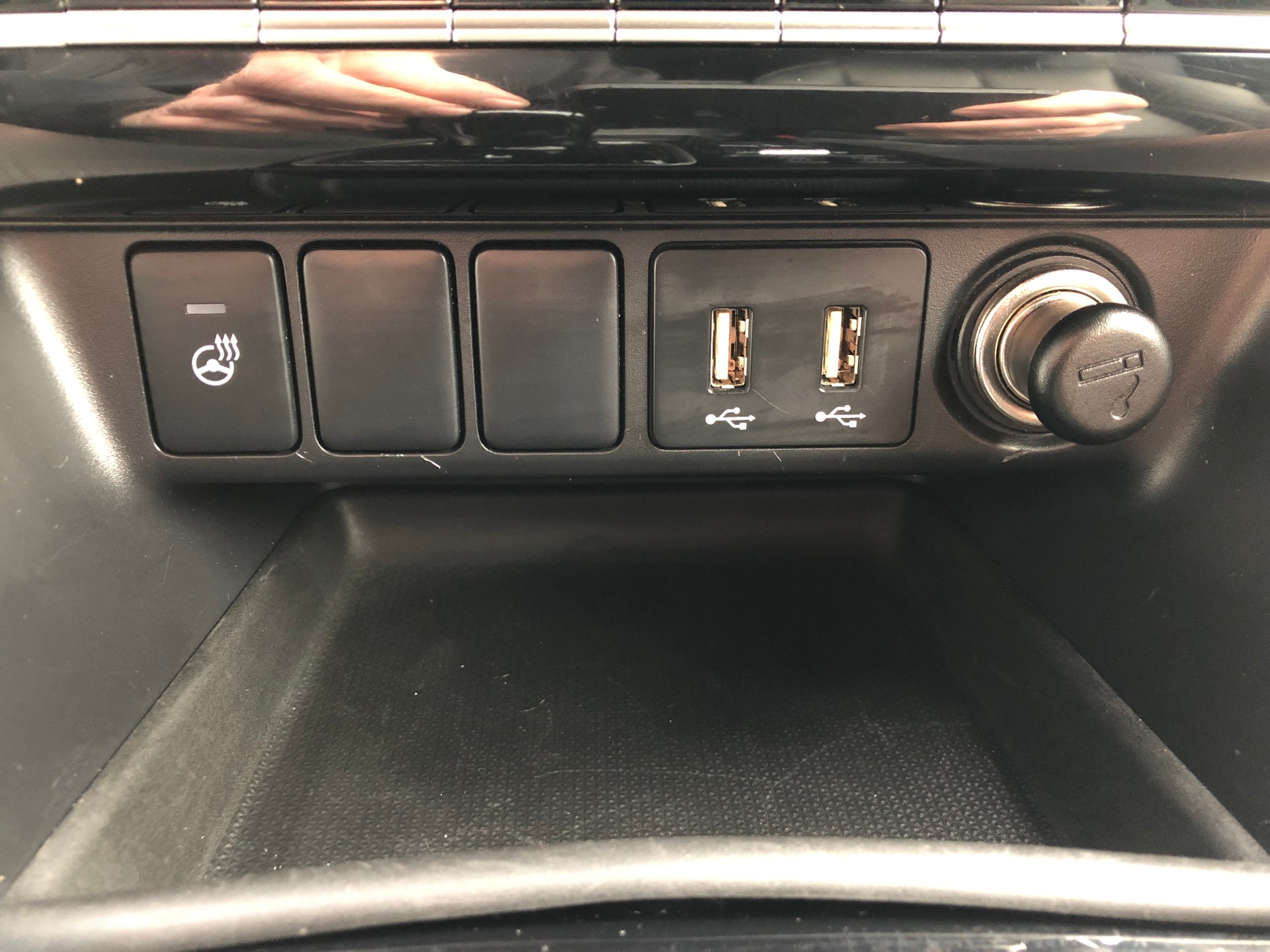 MITSUBISHI Eclipse Cross 2.4 PHEV Instyle 4WD-image-15