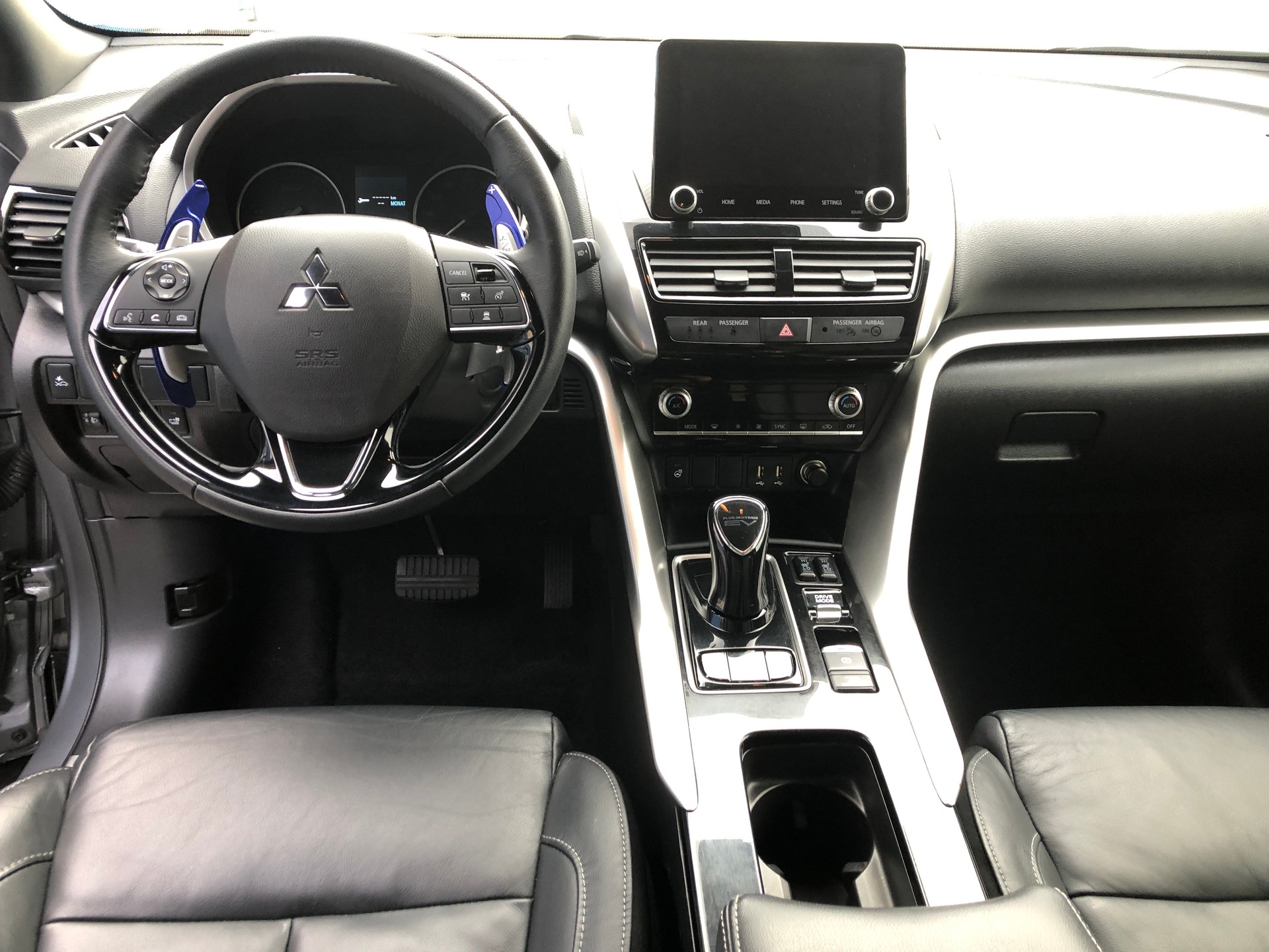 MITSUBISHI Eclipse Cross 2.4 PHEV Instyle 4WD-image-6