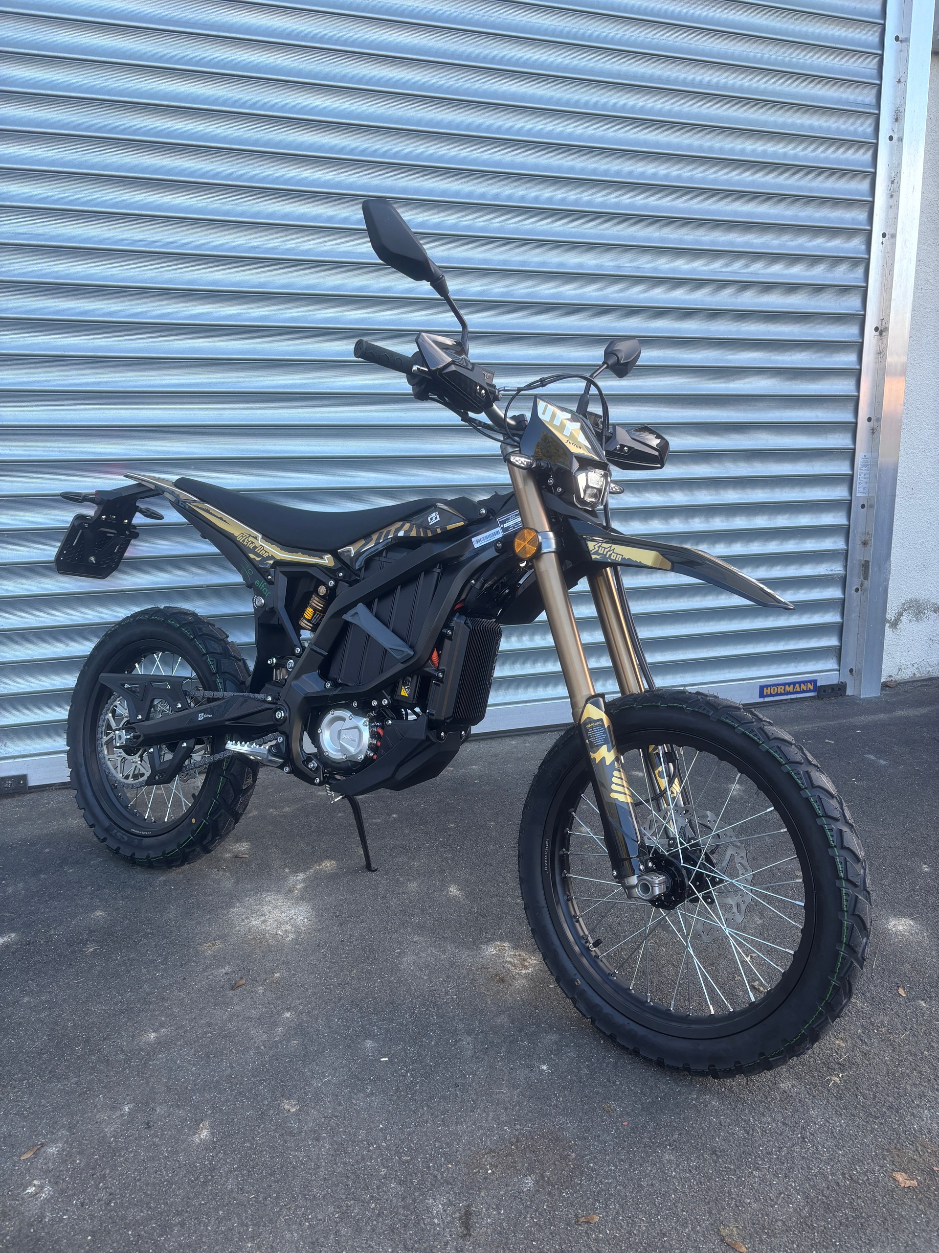 SUR-RON Ultra Bee HP-showroom-element-1