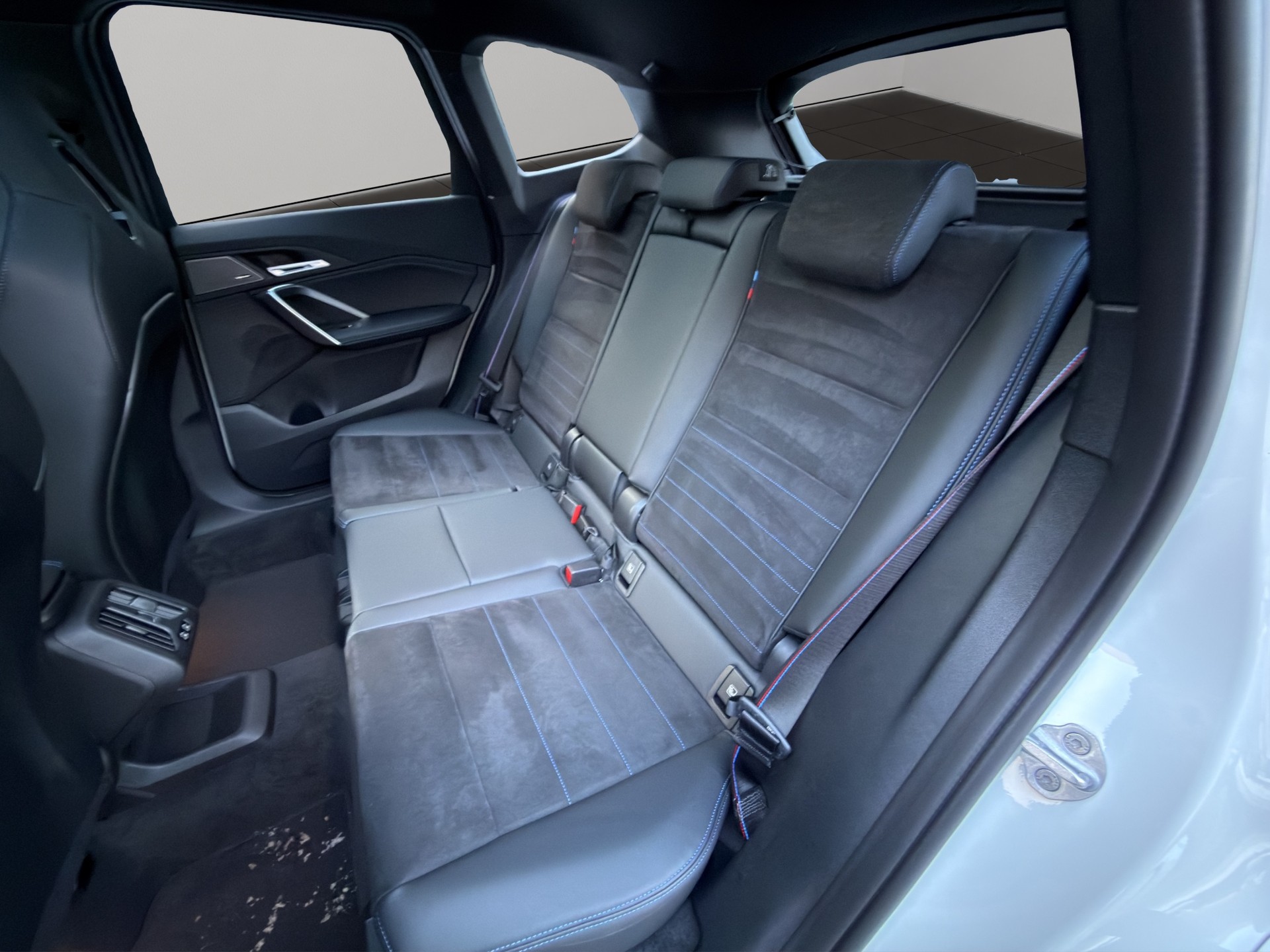 BMW X1 xDrive M35i-image-16