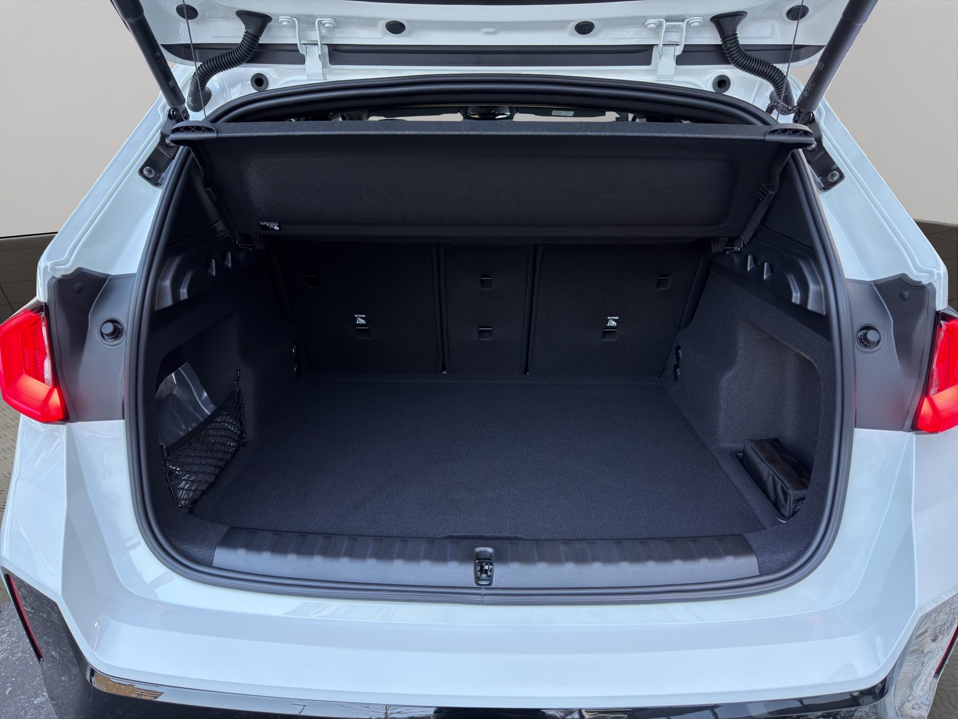 BMW X1 xDrive M35i-image-17