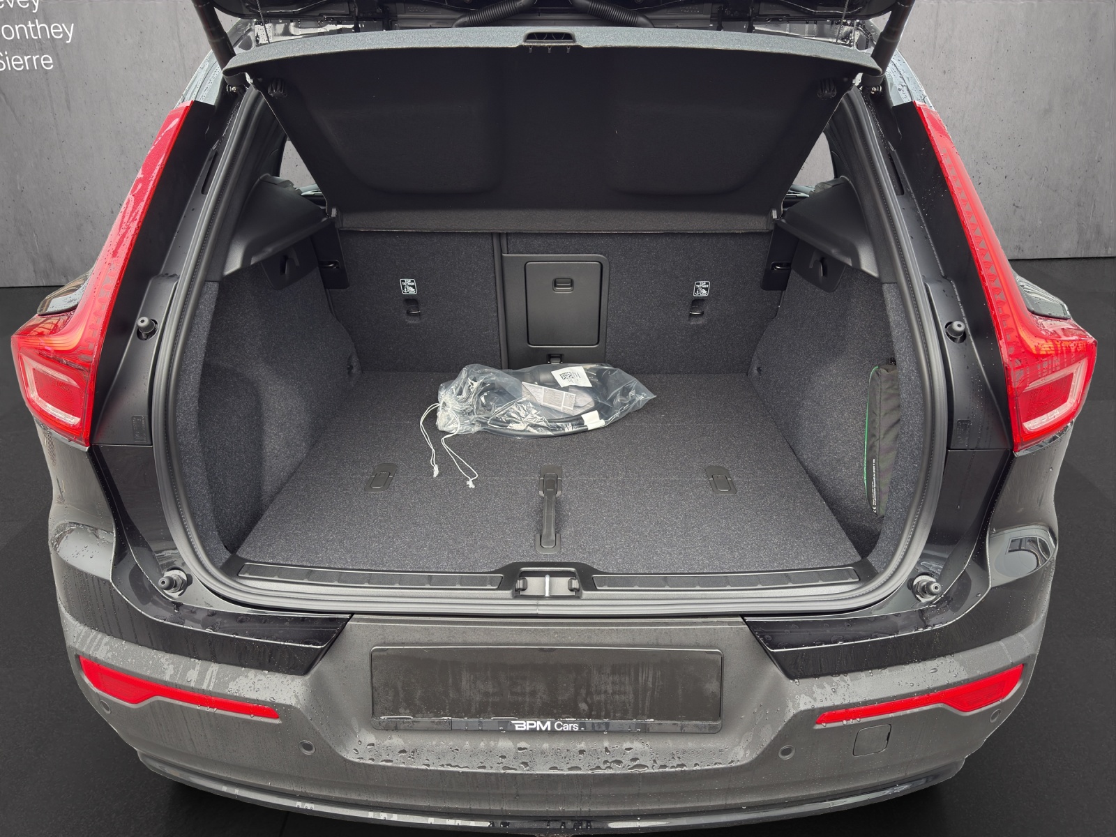 VOLVO EX40 82kWh Twin Motor AWD Ultra Xcentric Edition-image-14