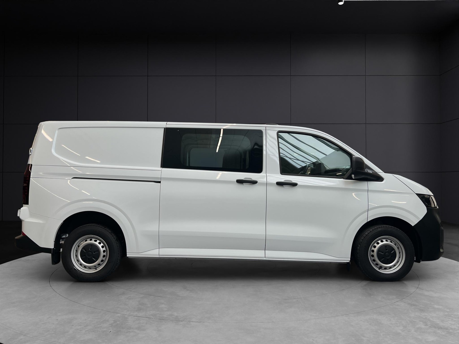 VW Transporter Kombi 3500 2.0 TDI 170 4motion-image-5