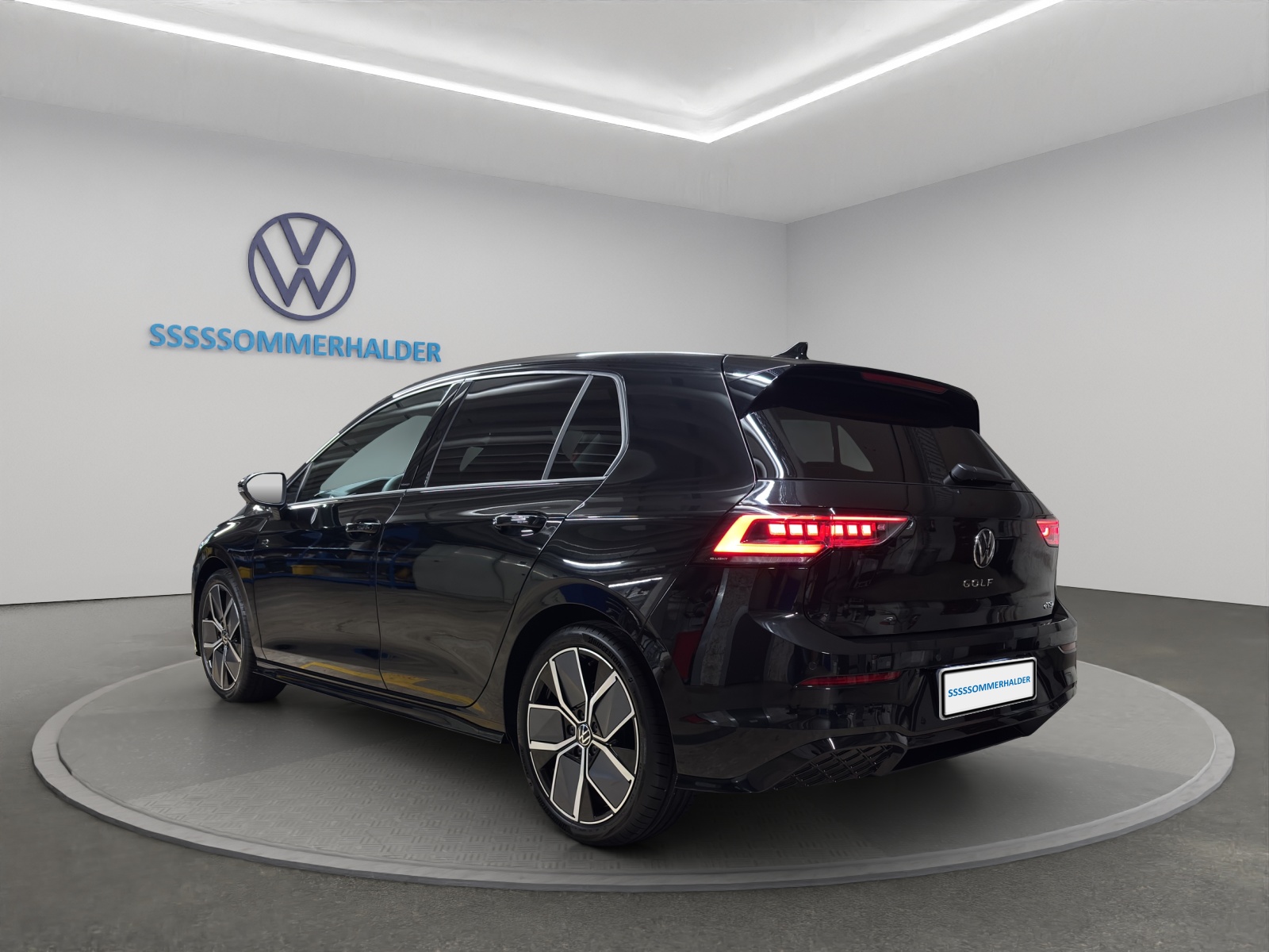 VW Golf 1.5 e TSI mHEV R-Line DSG-image-2