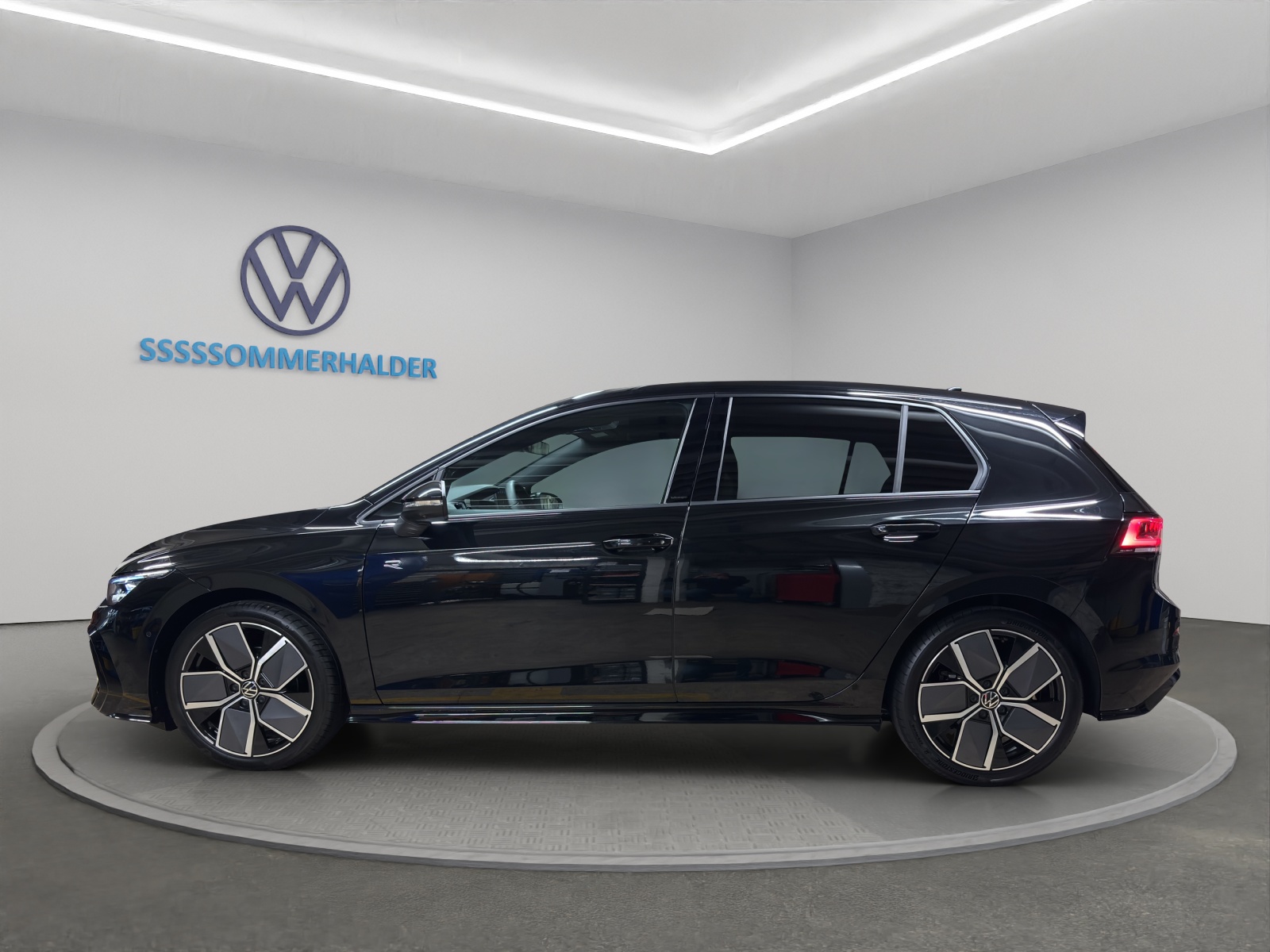 VW Golf 1.5 e TSI mHEV R-Line DSG-image-1