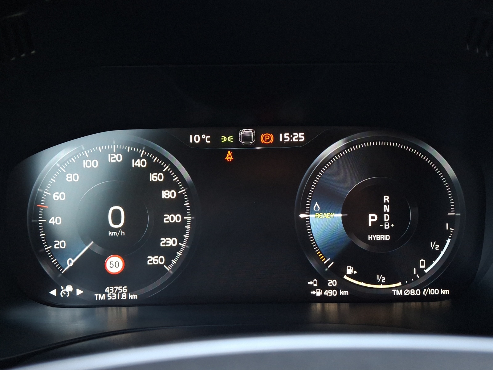 VOLVO XC60 T6 eAWD R-Design Geartronic-image-15