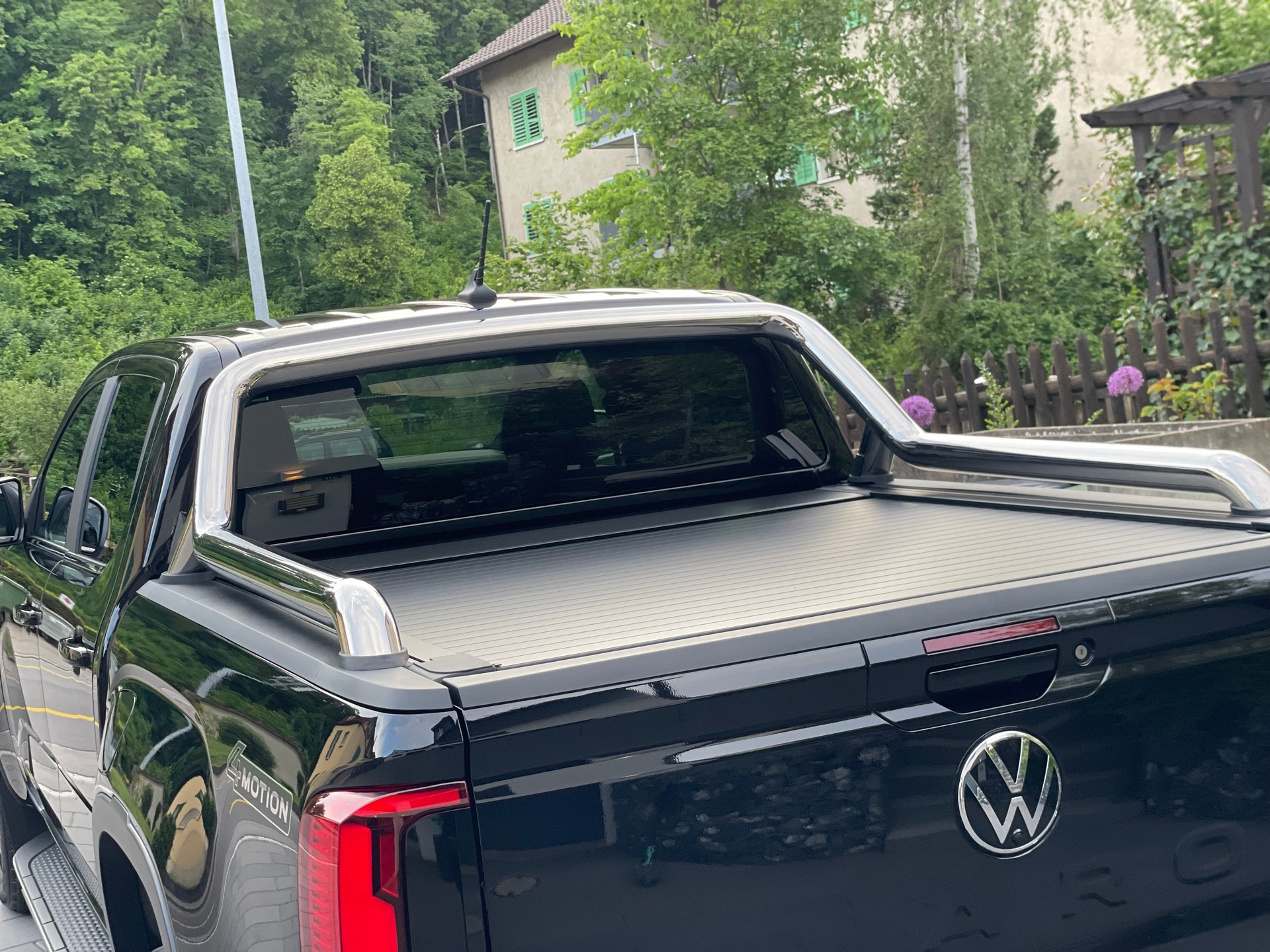 VW AMAROK-image-8
