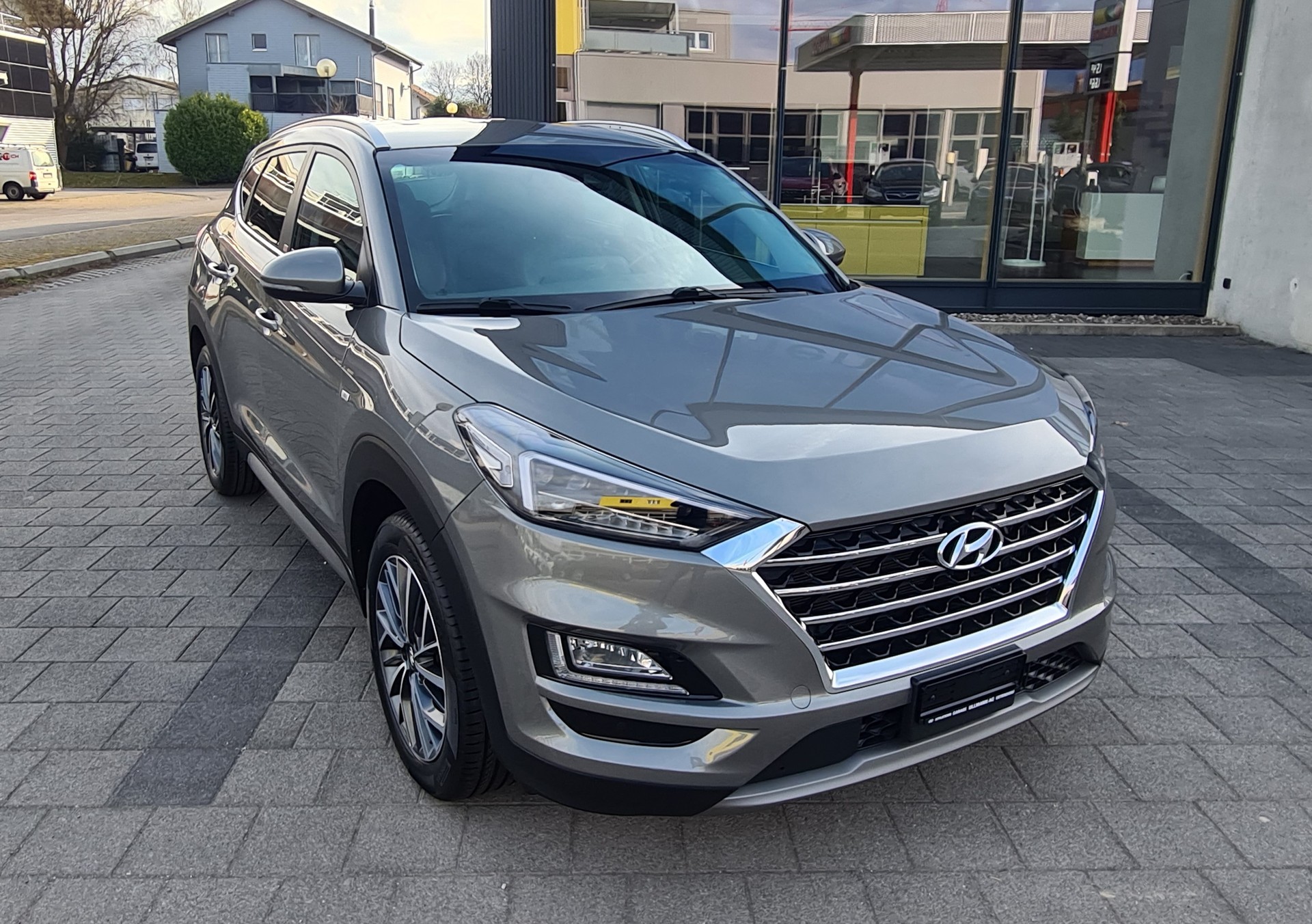 HYUNDAI Tucson 2.0 CRDI Amplia Mild Hybrid 4WD Automatic-image-1
