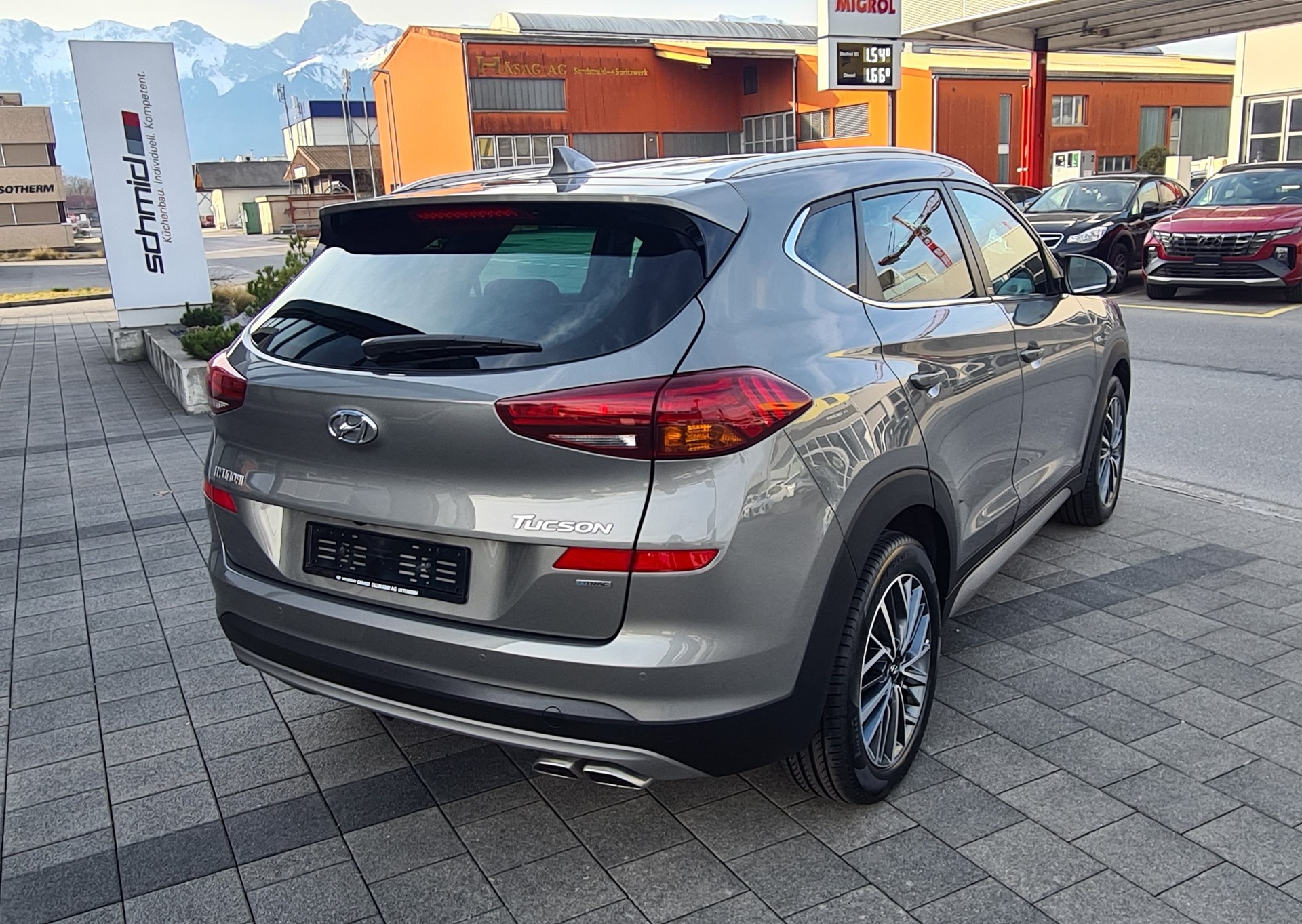 HYUNDAI Tucson 2.0 CRDI Amplia Mild Hybrid 4WD Automatic-image-4
