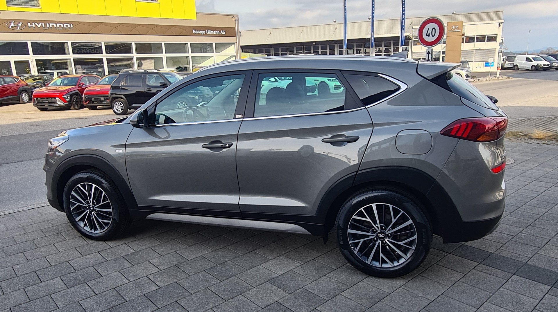 HYUNDAI Tucson 2.0 CRDI Amplia Mild Hybrid 4WD Automatic-image-6